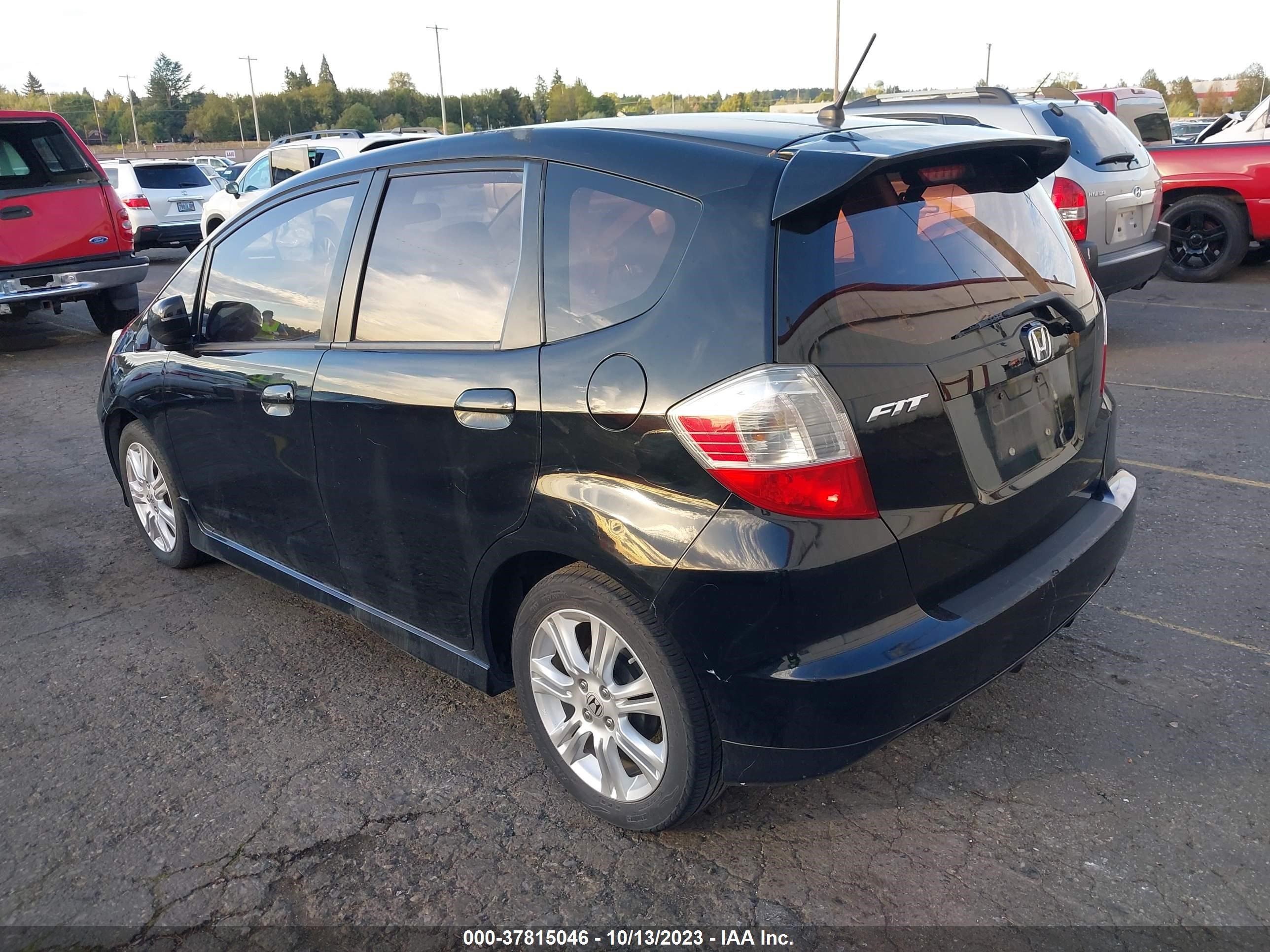 Photo 2 VIN: JHMGE8H4XAC004285 - HONDA FIT 