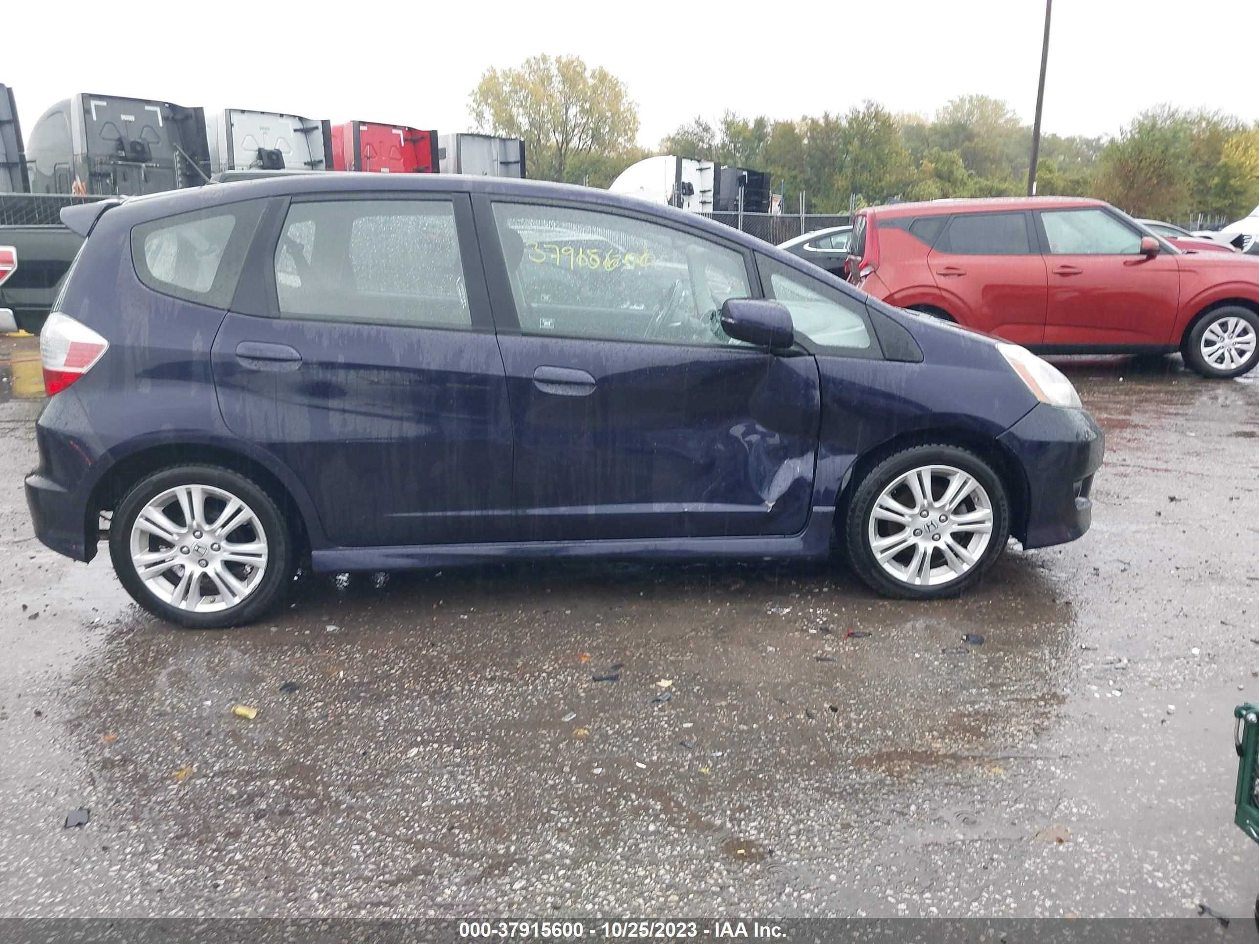 Photo 12 VIN: JHMGE8H4XAC033849 - HONDA FIT 