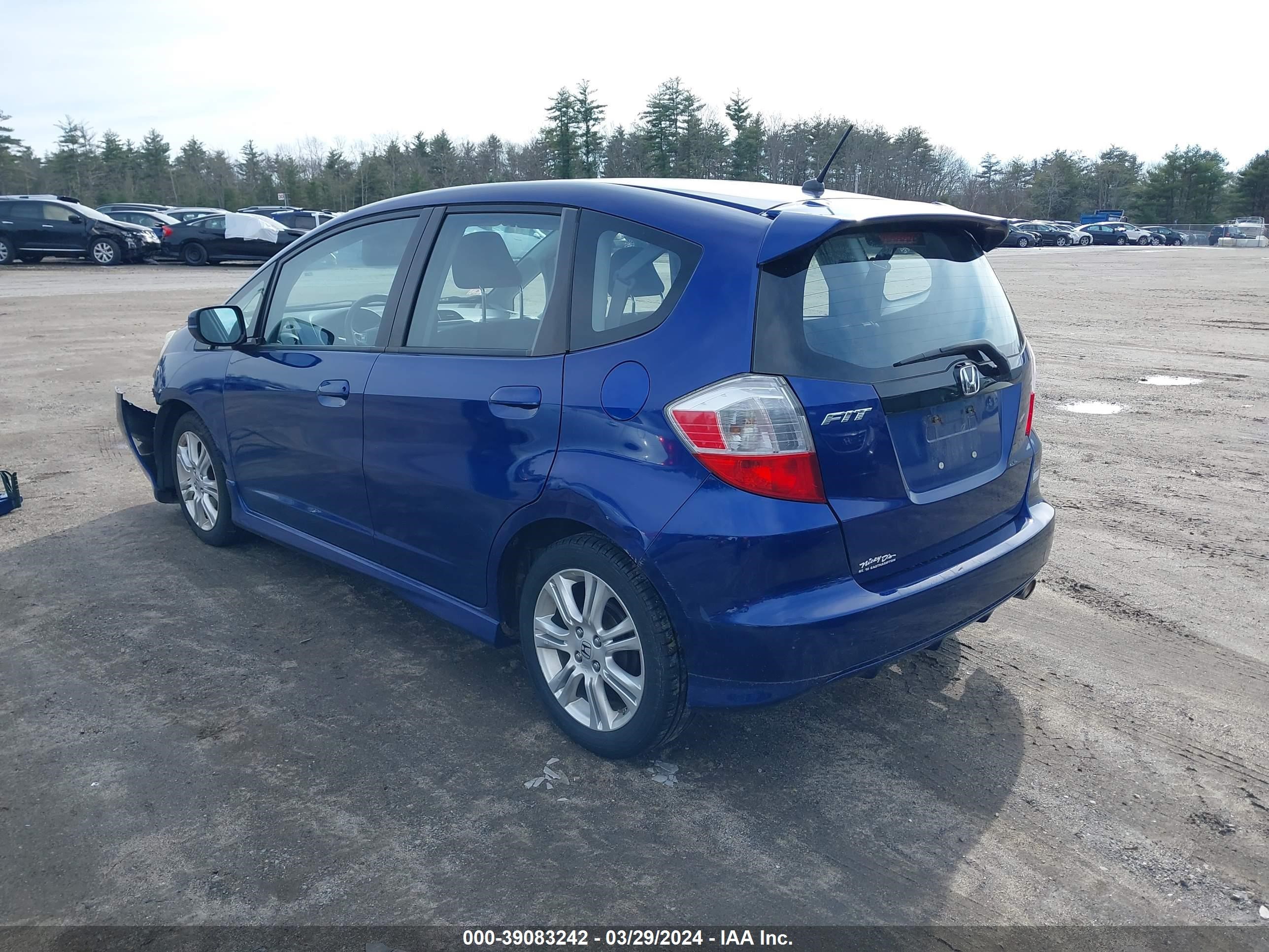 Photo 2 VIN: JHMGE8H4XAS004177 - HONDA FIT 