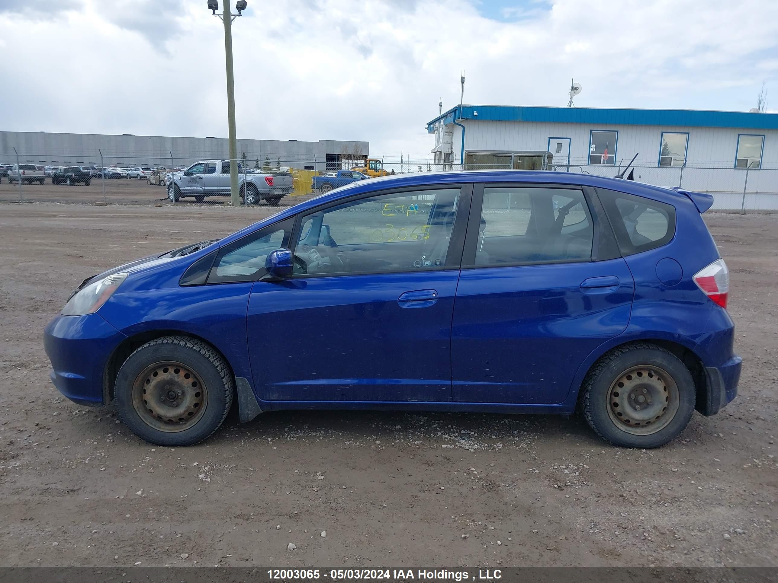 Photo 13 VIN: JHMGE8H50AC801816 - HONDA FIT 