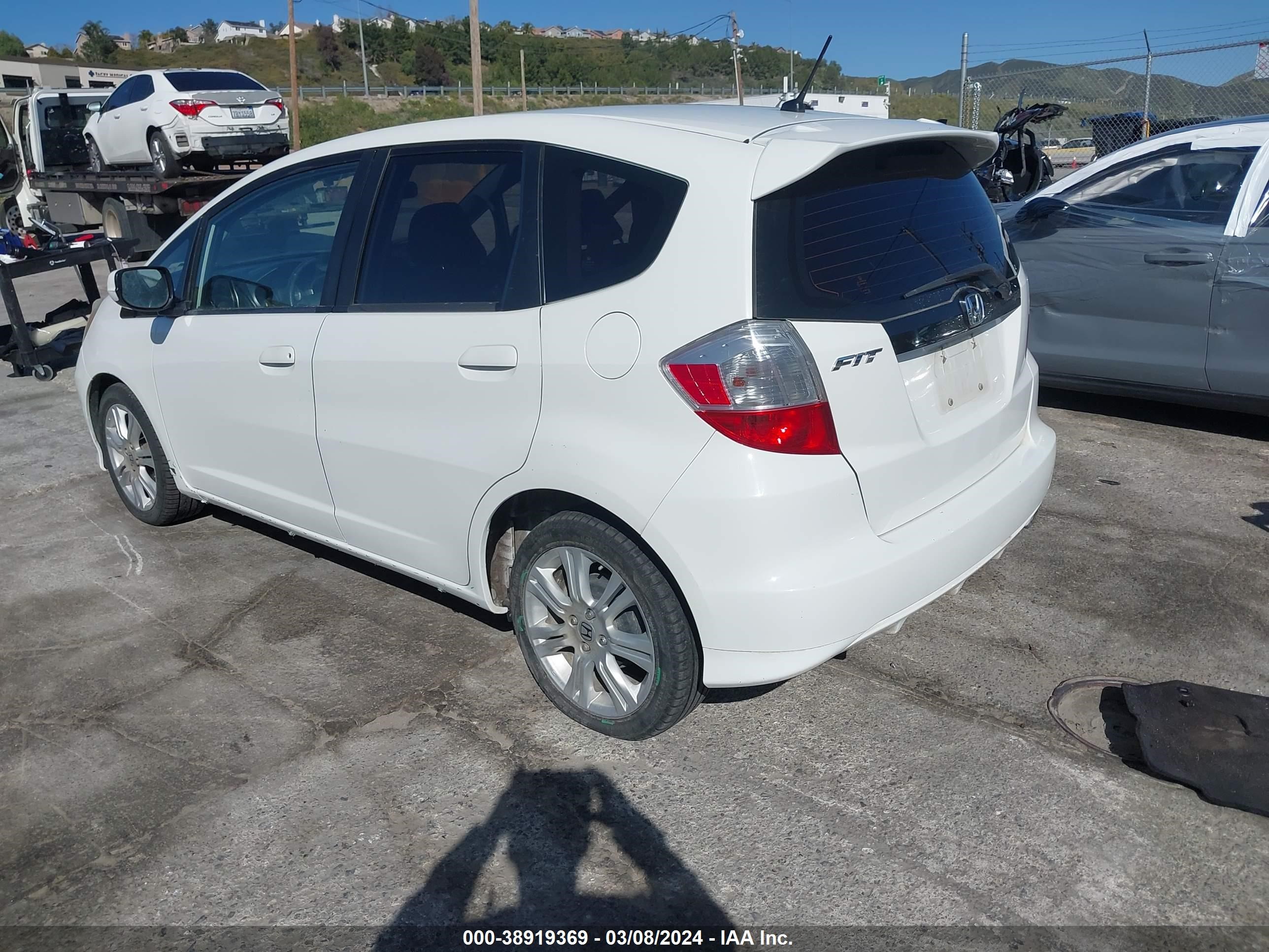 Photo 2 VIN: JHMGE8H50BC004256 - HONDA FIT 