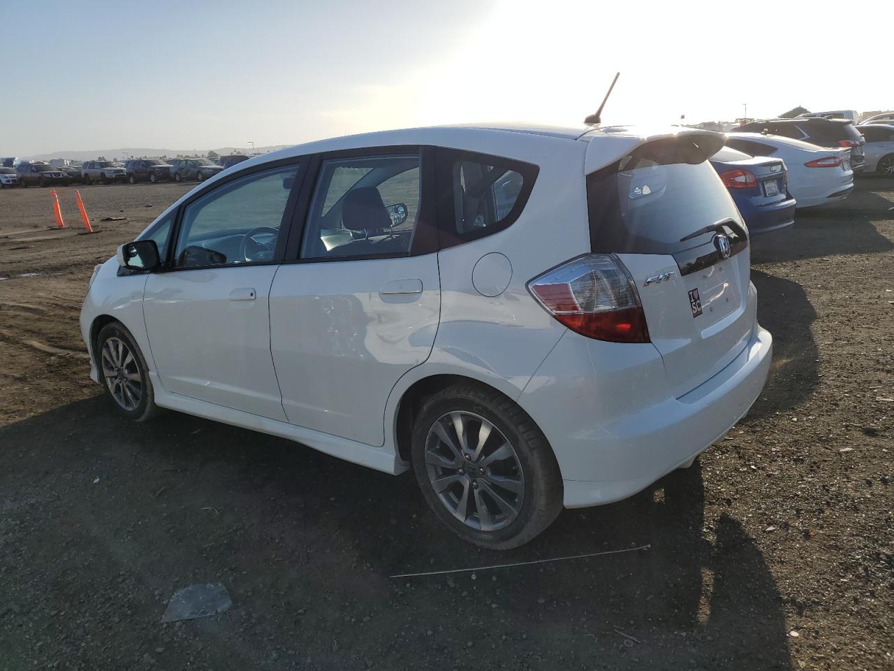 Photo 1 VIN: JHMGE8H50CC025531 - HONDA FIT 