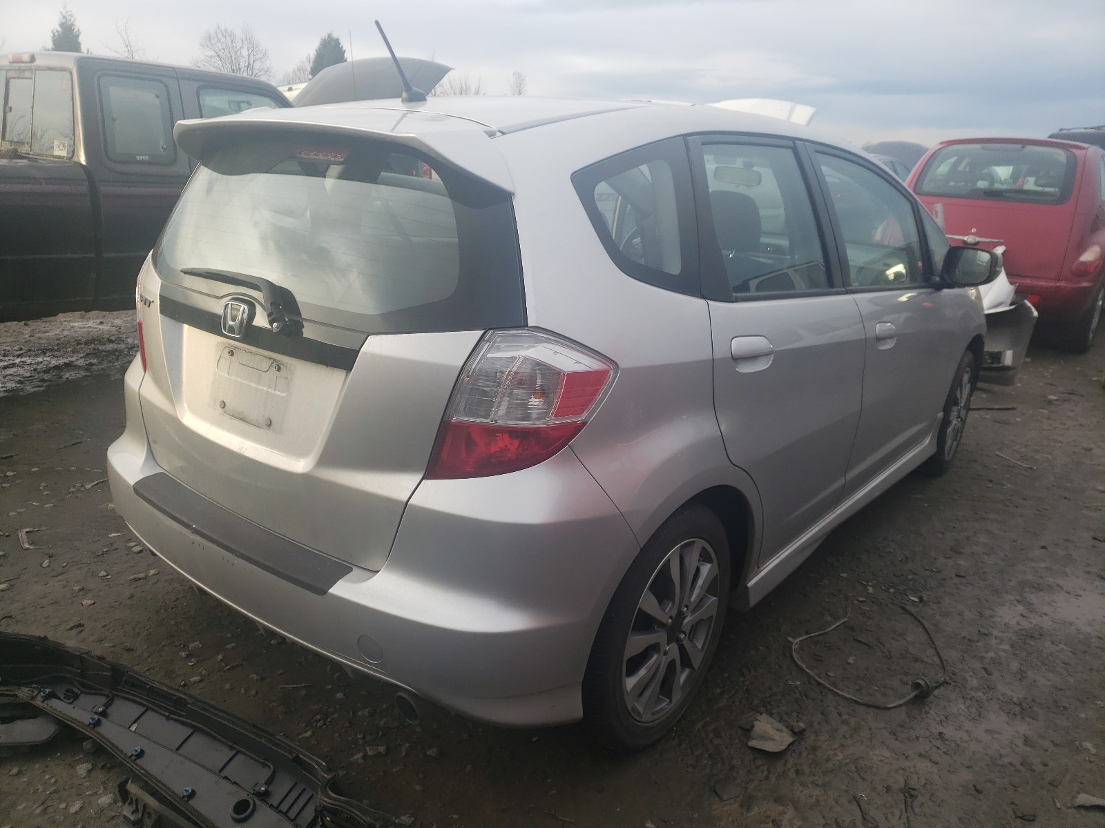 Photo 3 VIN: JHMGE8H51DC025930 - HONDA FIT SPORT 