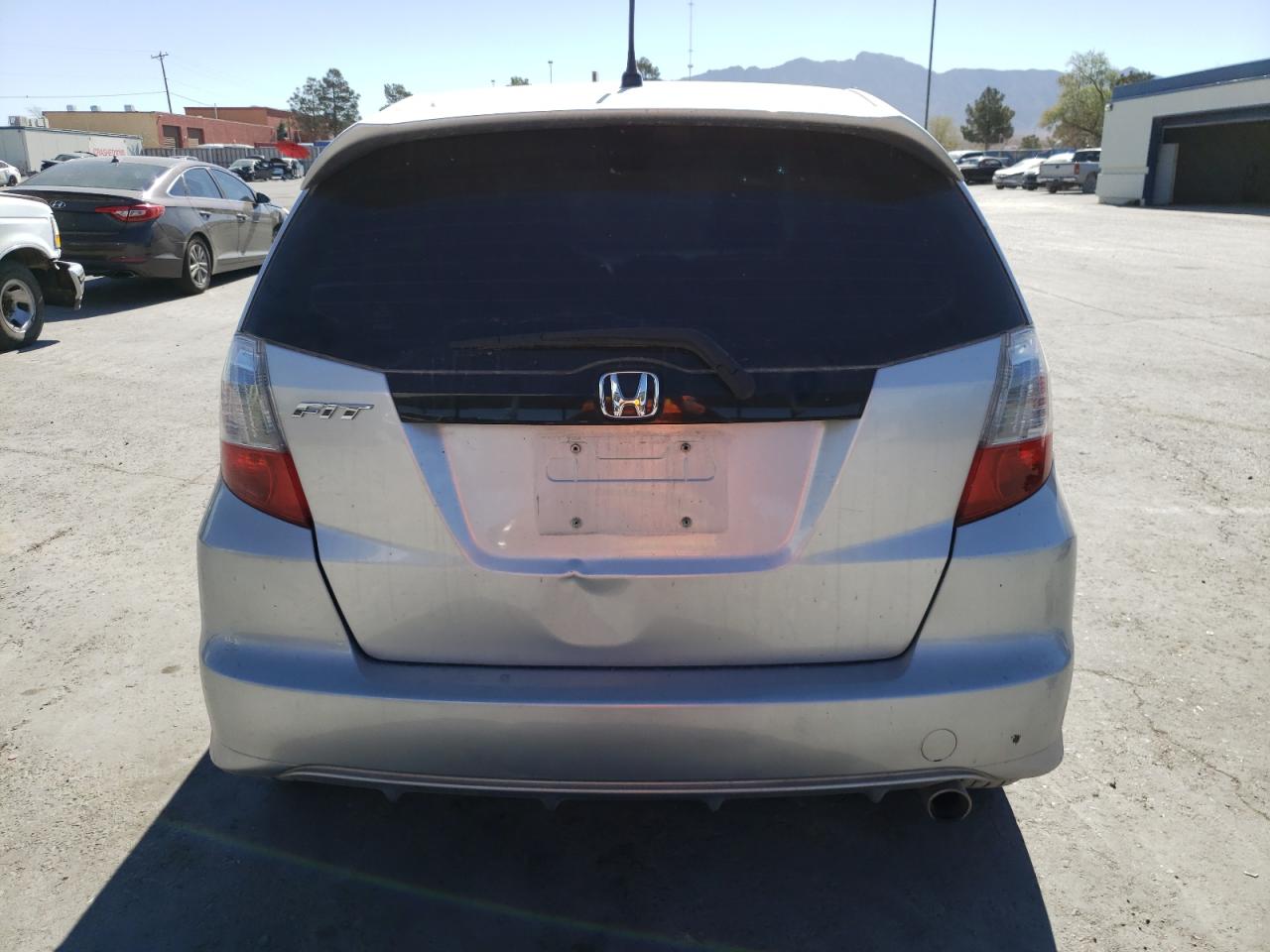 Photo 5 VIN: JHMGE8H51DC056983 - HONDA FIT 