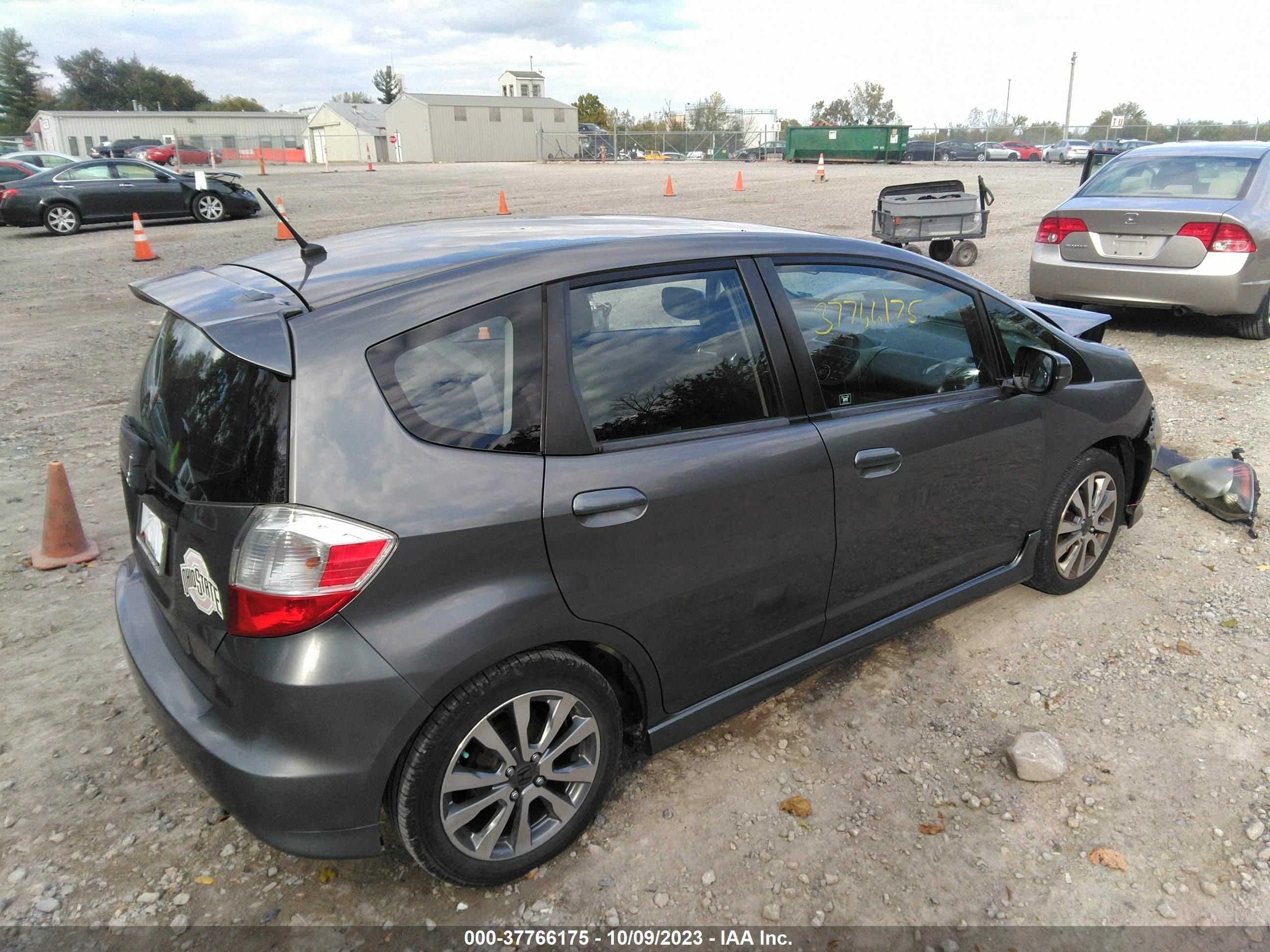 Photo 3 VIN: JHMGE8H51DC062881 - HONDA FIT 