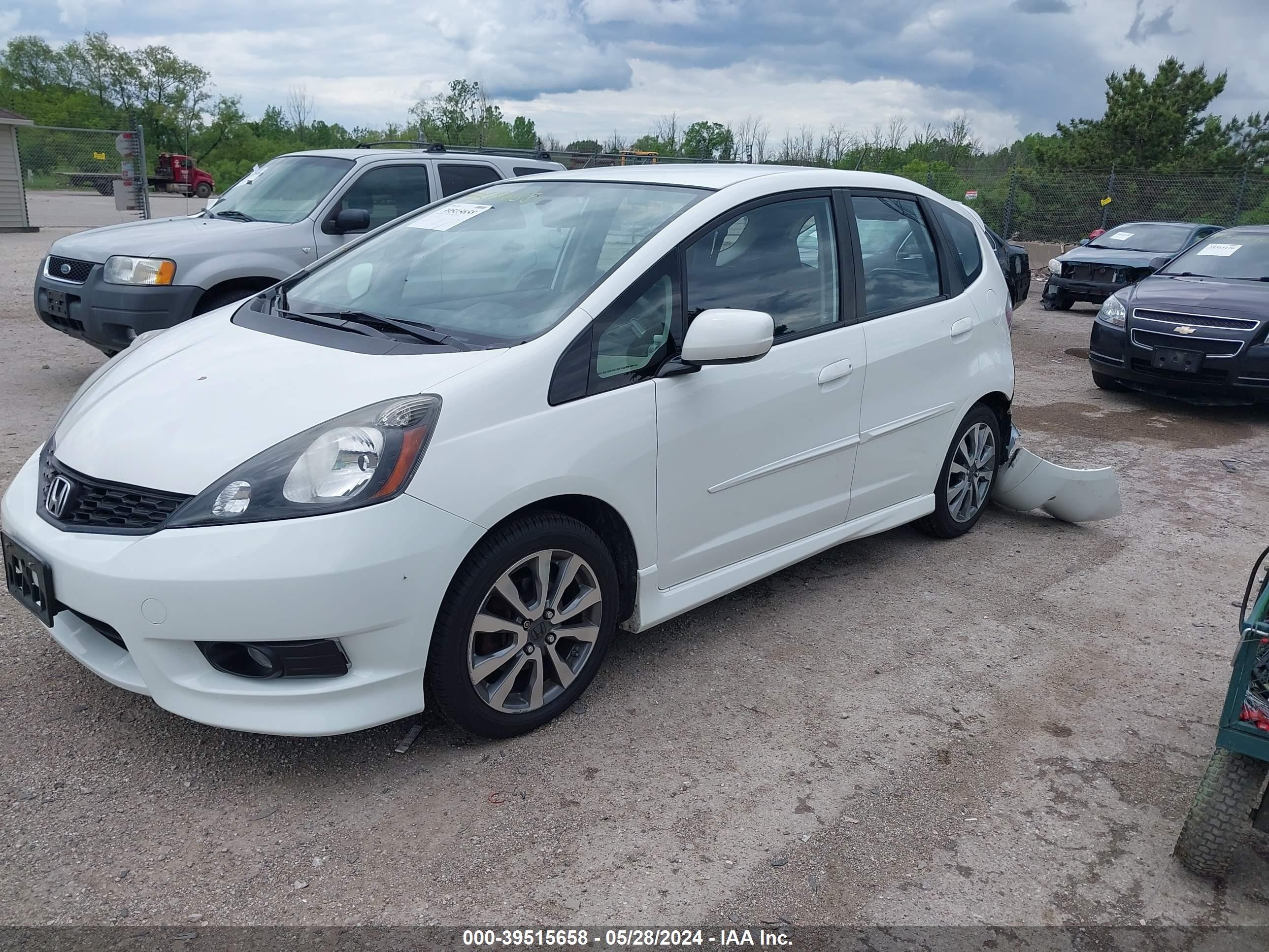 Photo 1 VIN: JHMGE8H52CC008763 - HONDA FIT 