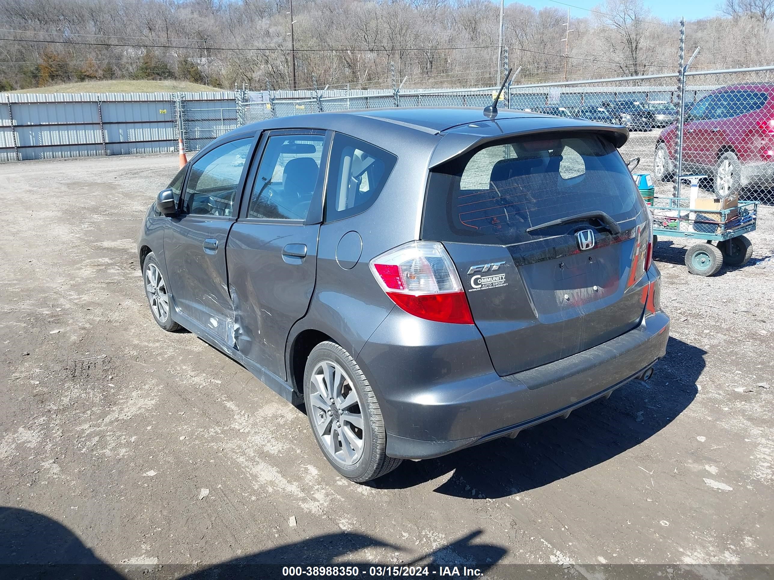 Photo 2 VIN: JHMGE8H52CC019391 - HONDA FIT 