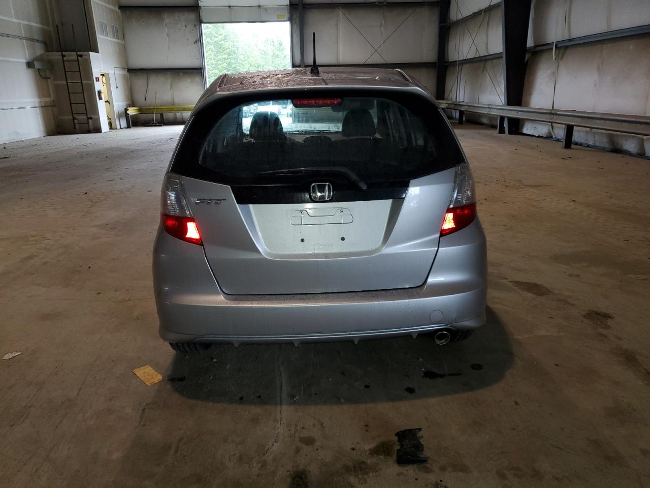 Photo 5 VIN: JHMGE8H52DC011017 - HONDA FIT 