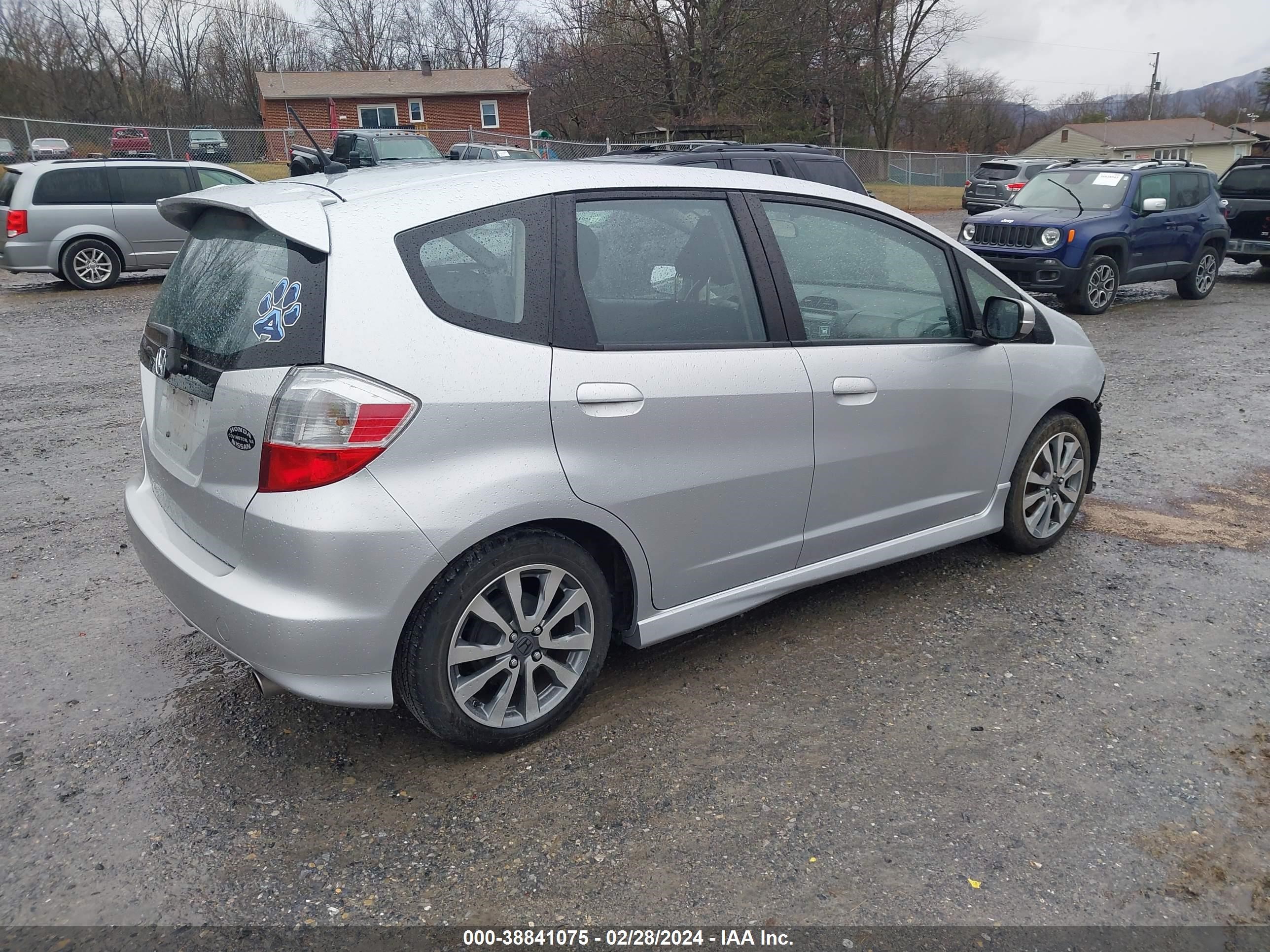 Photo 3 VIN: JHMGE8H52DC024317 - HONDA FIT 