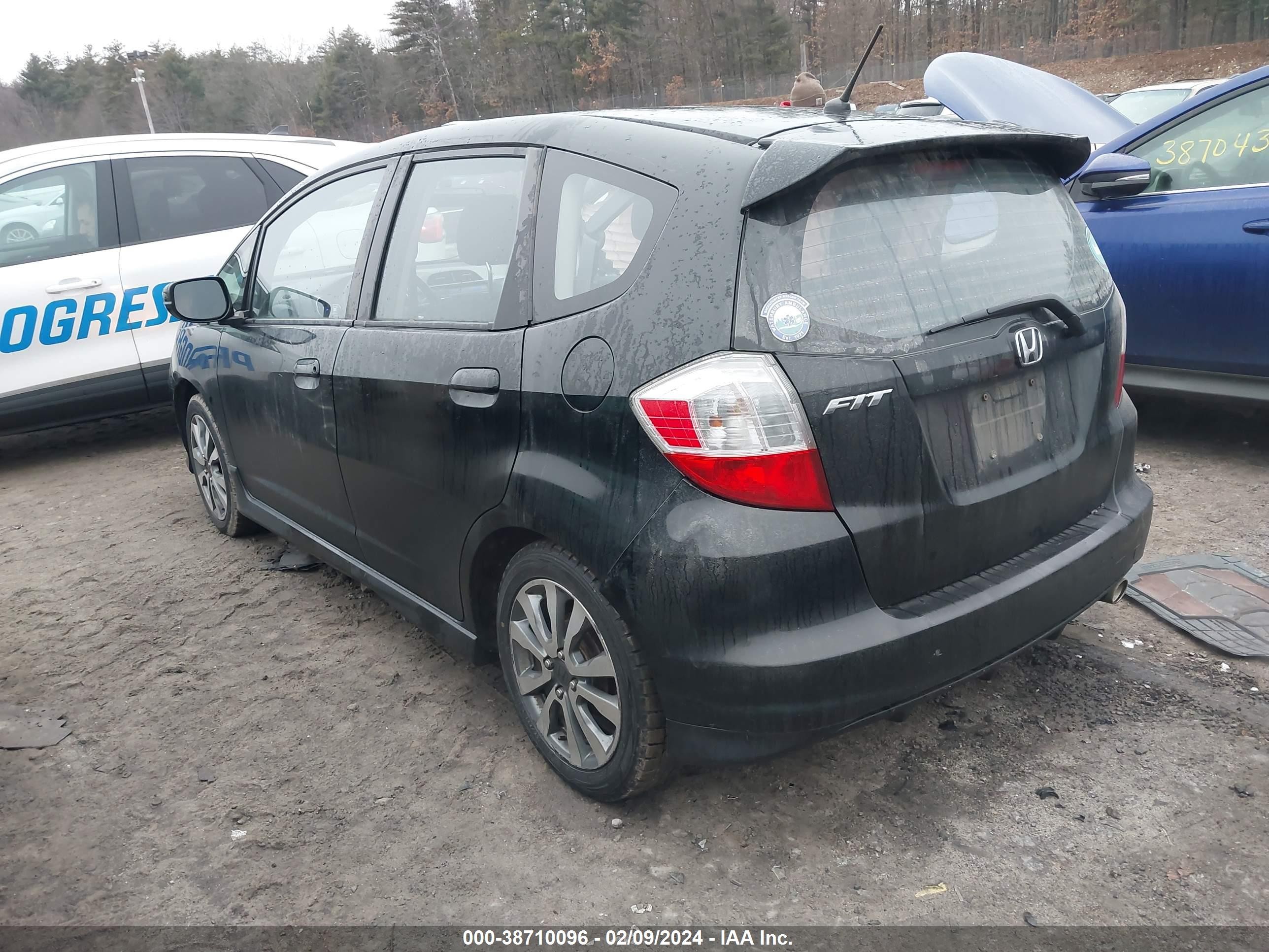 Photo 2 VIN: JHMGE8H53DC050862 - HONDA FIT 