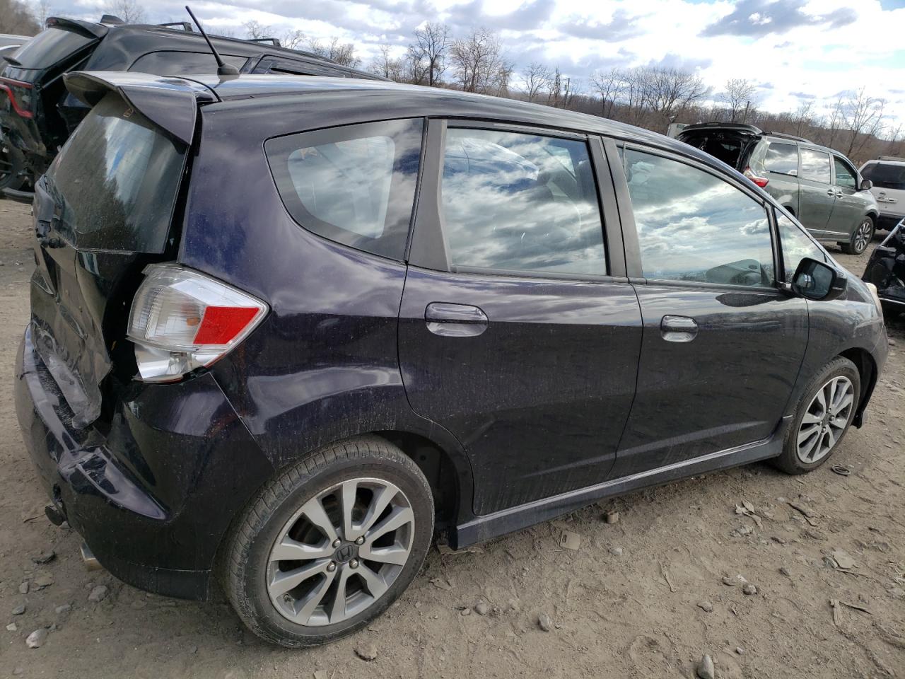 Photo 2 VIN: JHMGE8H53DC057066 - HONDA FIT 