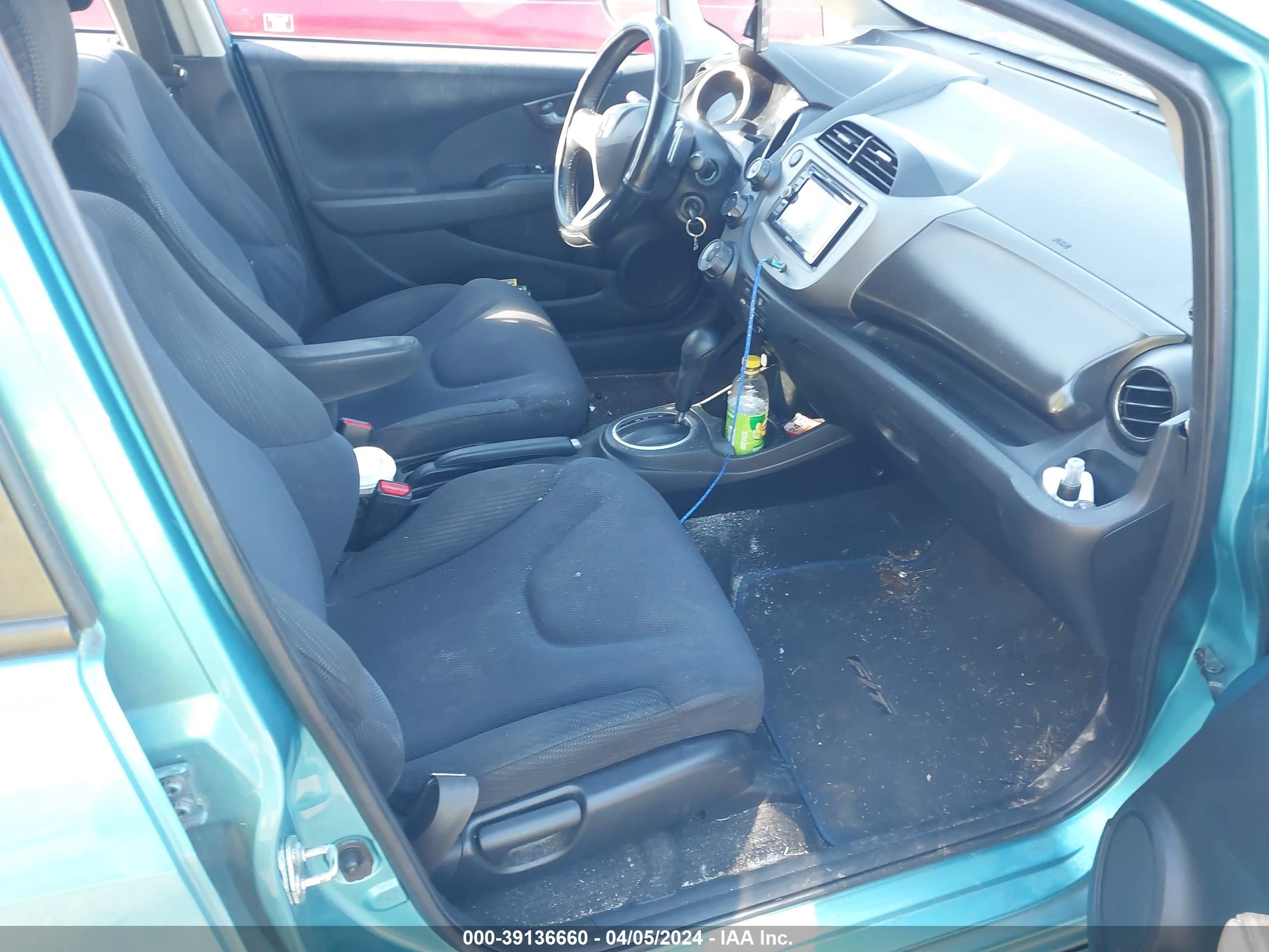 Photo 4 VIN: JHMGE8H53DC062381 - HONDA FIT 