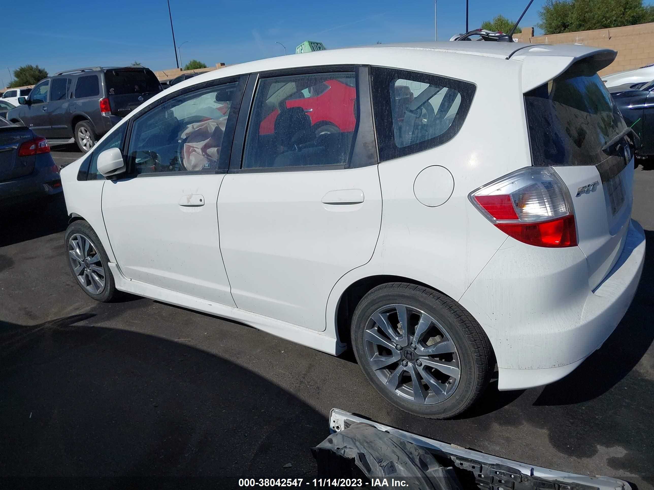 Photo 2 VIN: JHMGE8H54CC017626 - HONDA FIT 