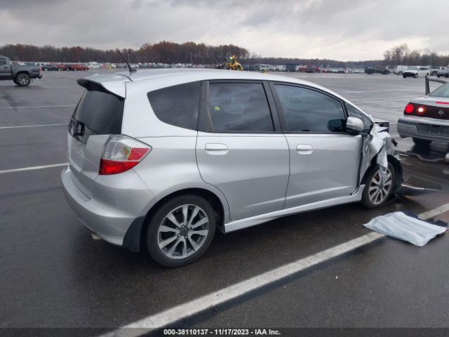 Photo 3 VIN: JHMGE8H55CC004268 - HONDA FIT 