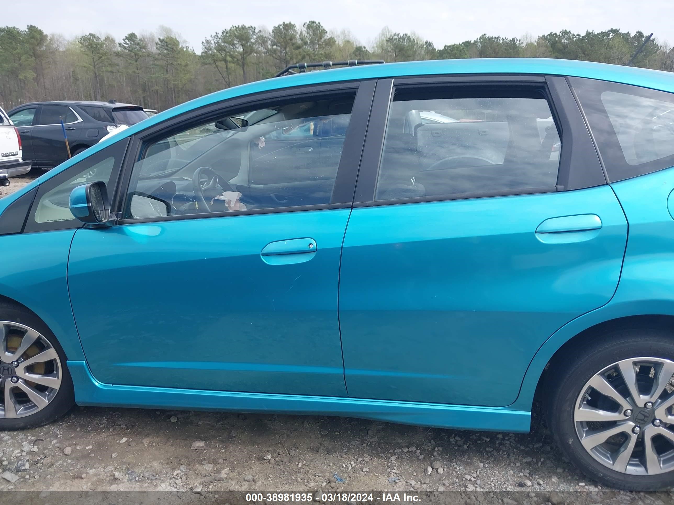 Photo 13 VIN: JHMGE8H55CC010989 - HONDA FIT 