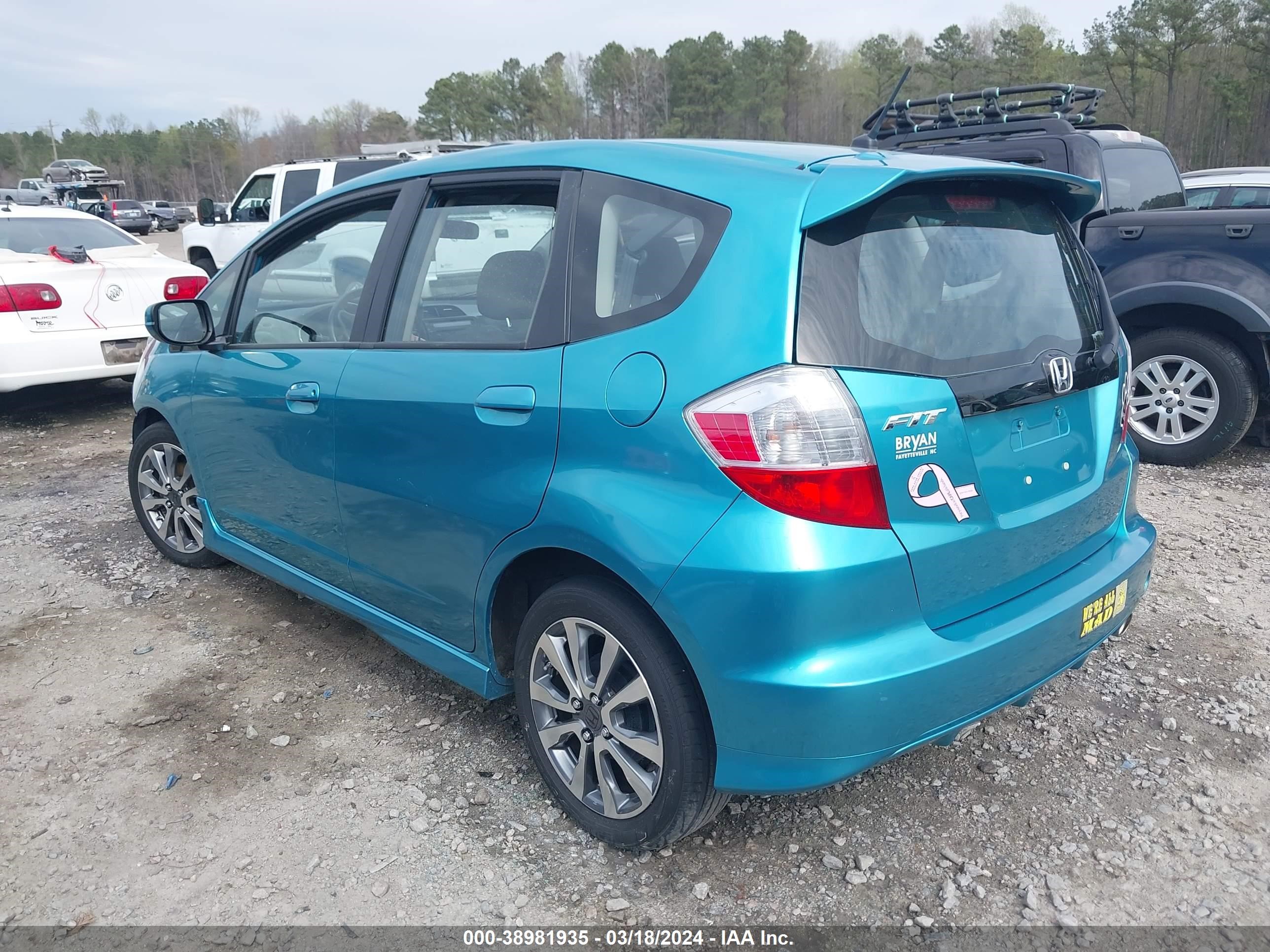 Photo 2 VIN: JHMGE8H55CC010989 - HONDA FIT 