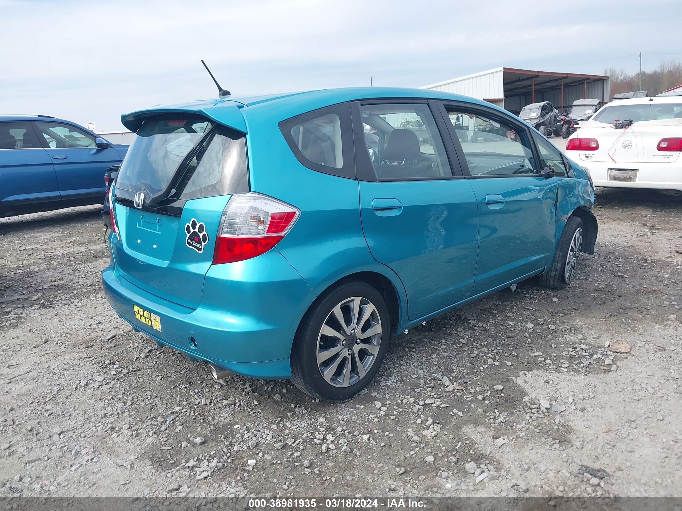 Photo 3 VIN: JHMGE8H55CC010989 - HONDA FIT 