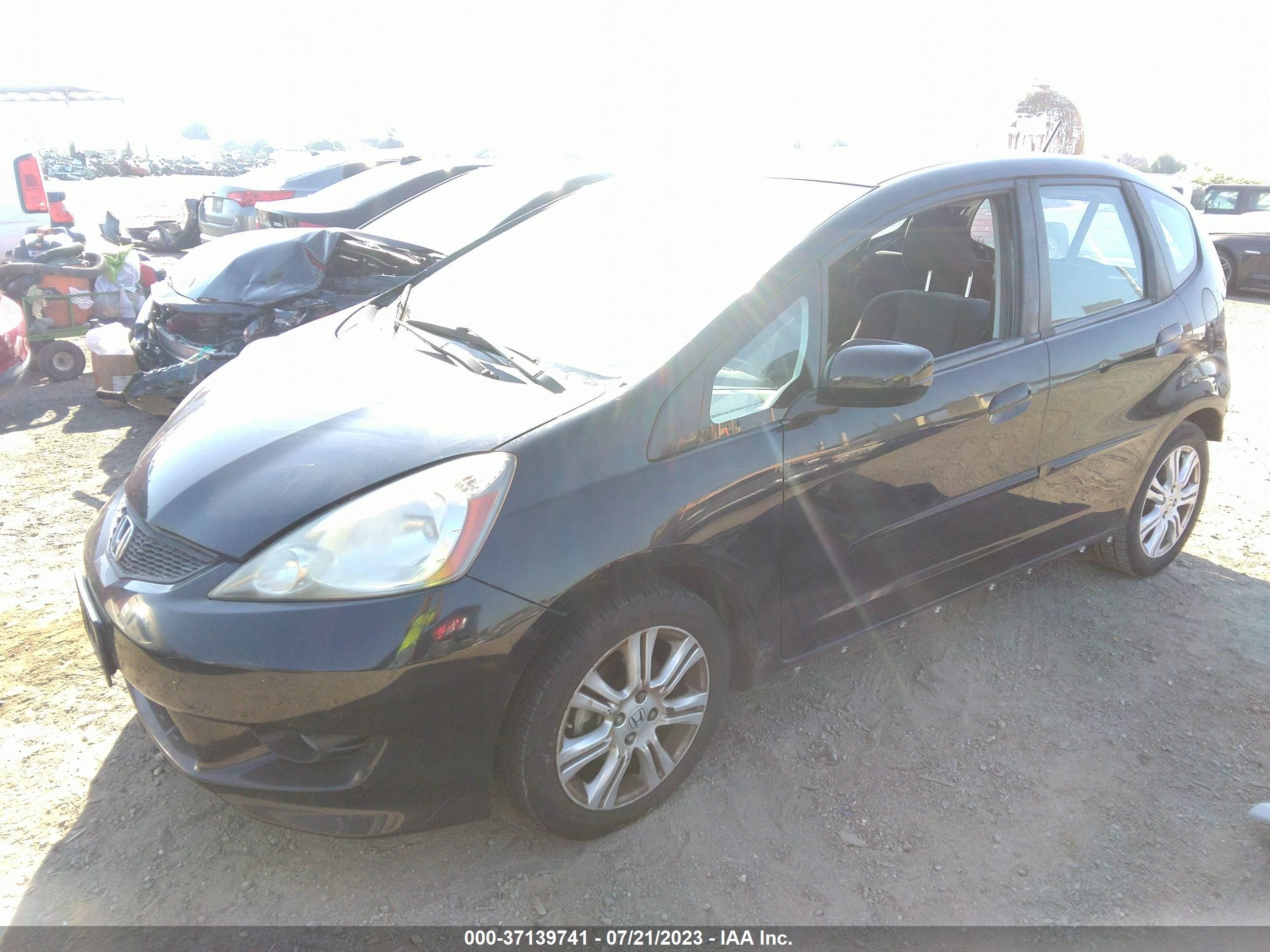 Photo 1 VIN: JHMGE8H56BC024690 - HONDA FIT 