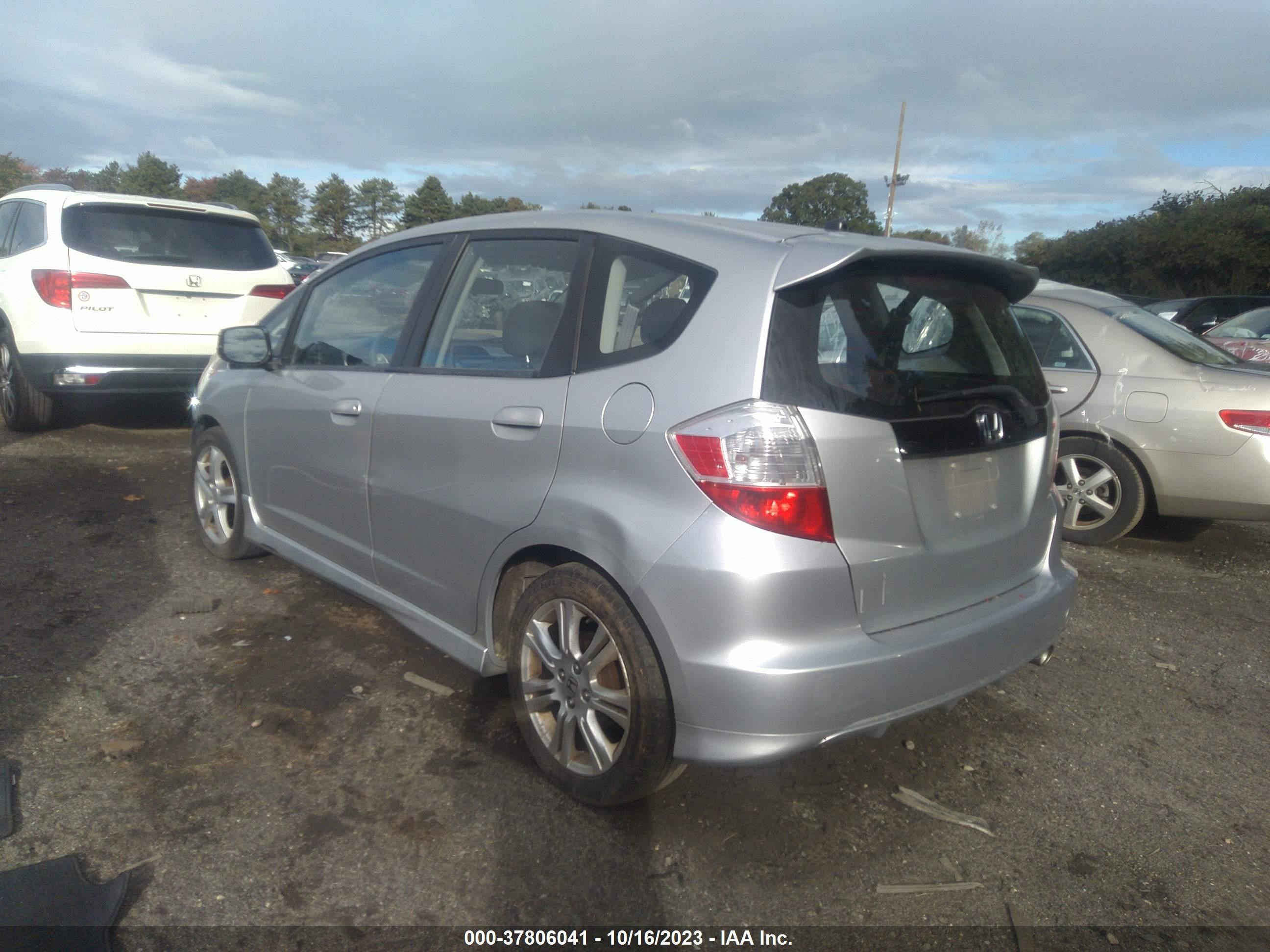 Photo 2 VIN: JHMGE8H57BC022737 - HONDA FIT 