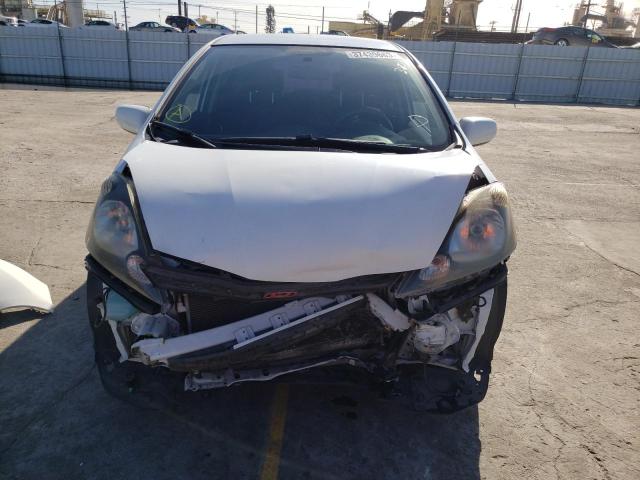 Photo 4 VIN: JHMGE8H58DC073327 - HONDA FIT SPORT 