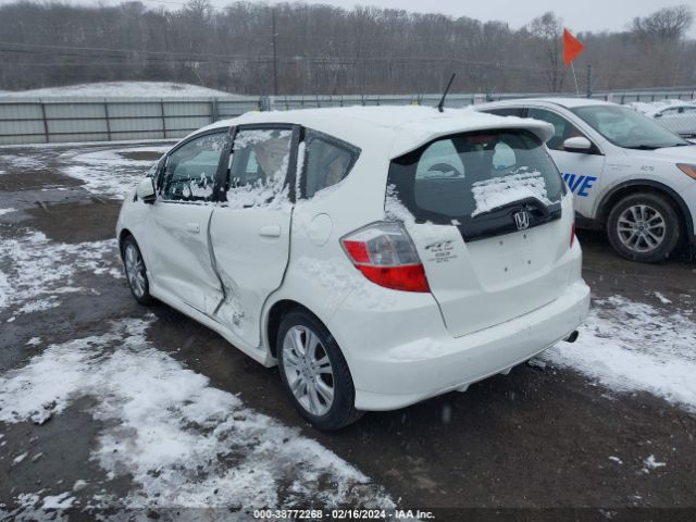 Photo 2 VIN: JHMGE8H5XBC015524 - HONDA FIT 