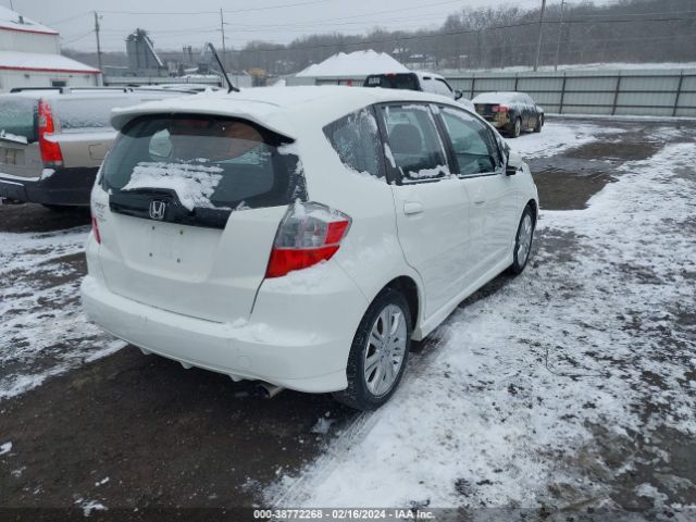 Photo 3 VIN: JHMGE8H5XBC015524 - HONDA FIT 