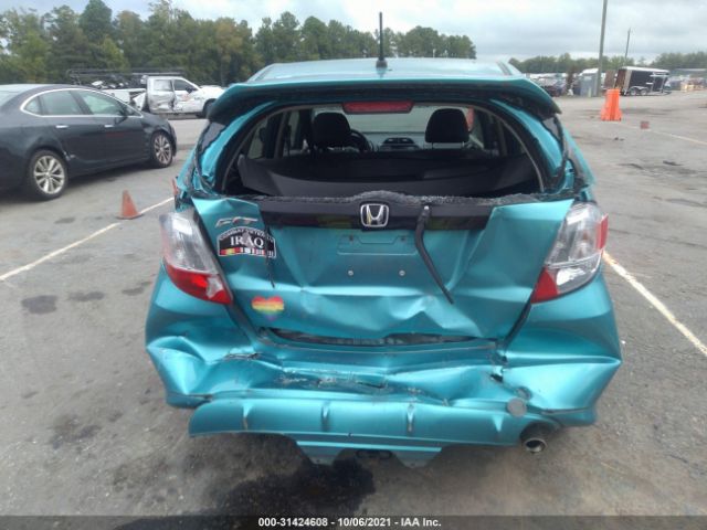 Photo 5 VIN: JHMGE8H5XCC027318 - HONDA FIT 