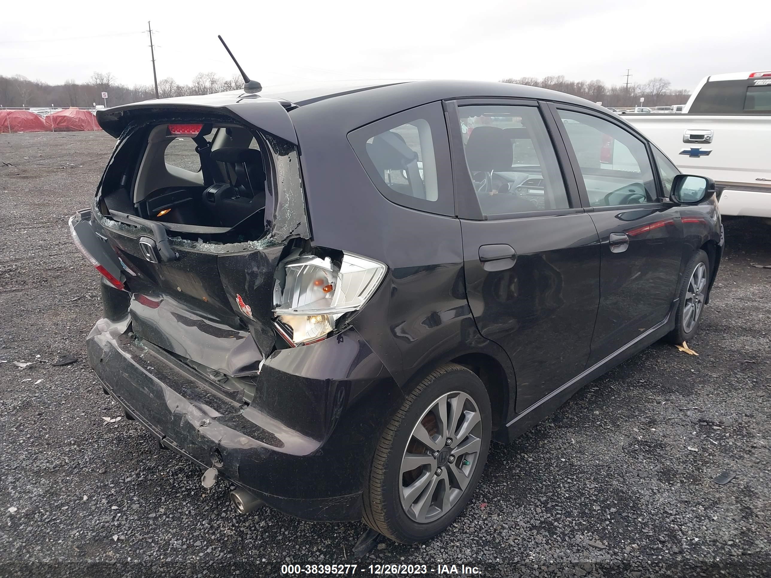 Photo 3 VIN: JHMGE8H5XDC059039 - HONDA FIT 