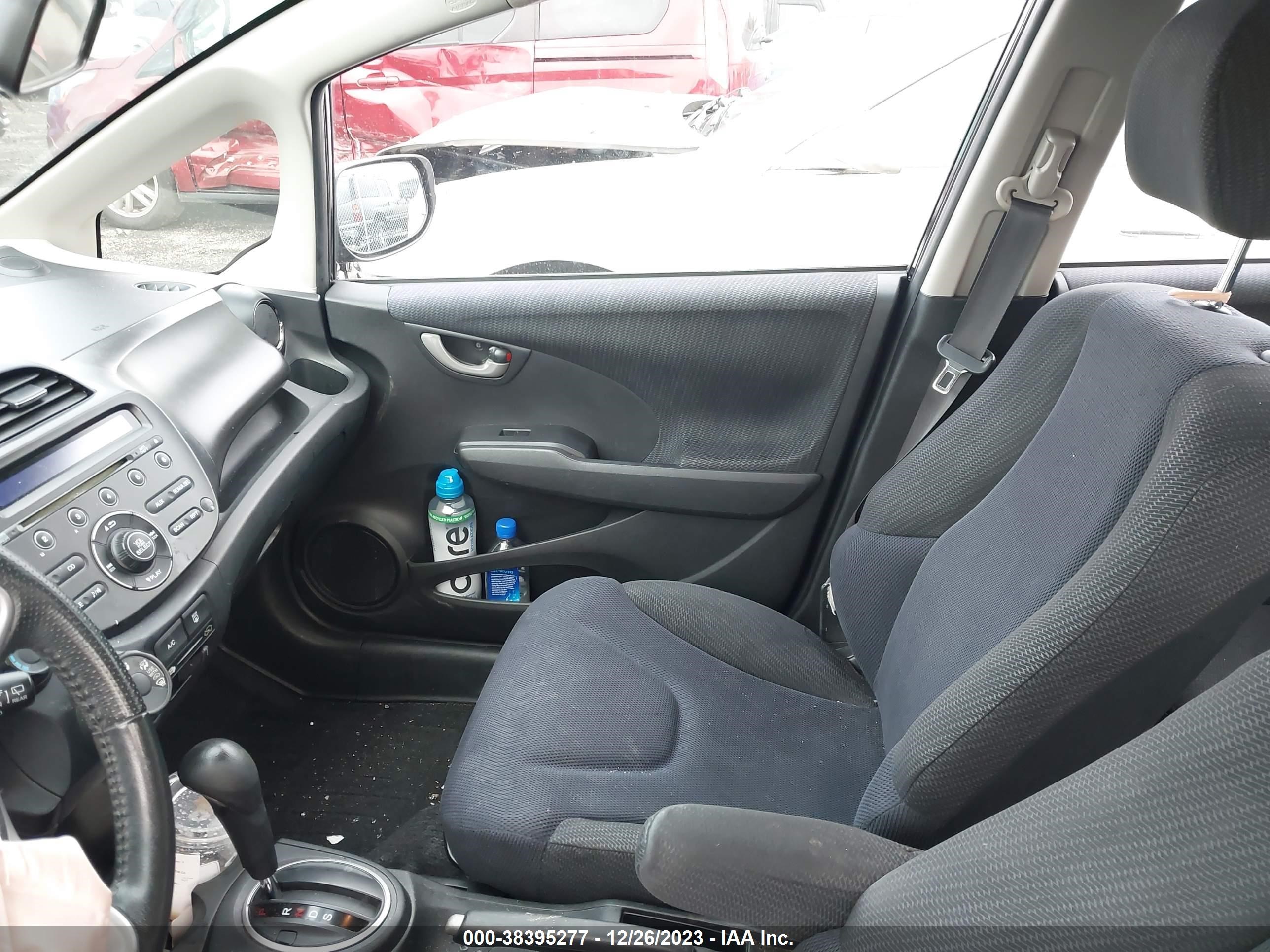 Photo 4 VIN: JHMGE8H5XDC059039 - HONDA FIT 