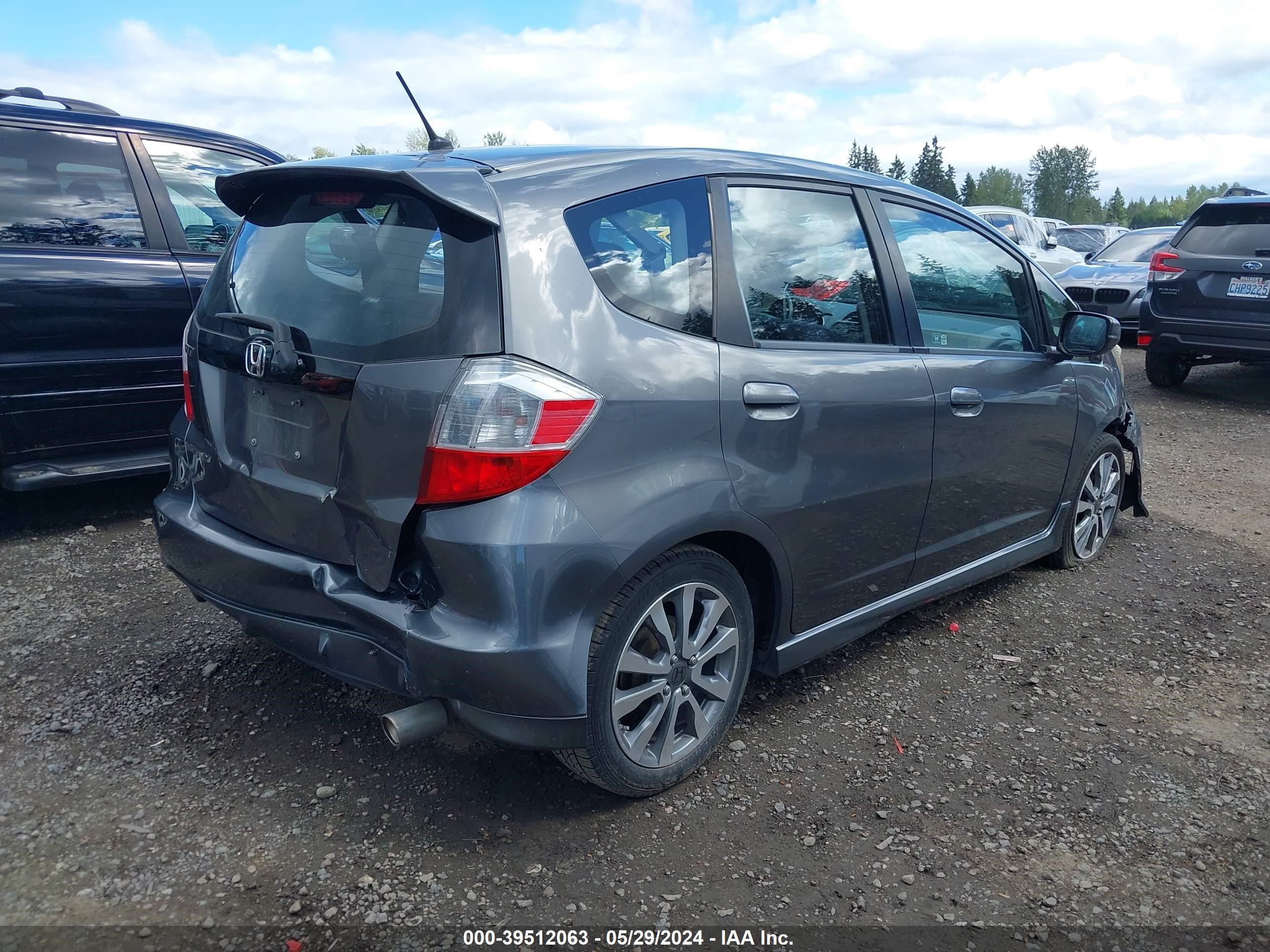 Photo 3 VIN: JHMGE8H61CC028091 - HONDA FIT 