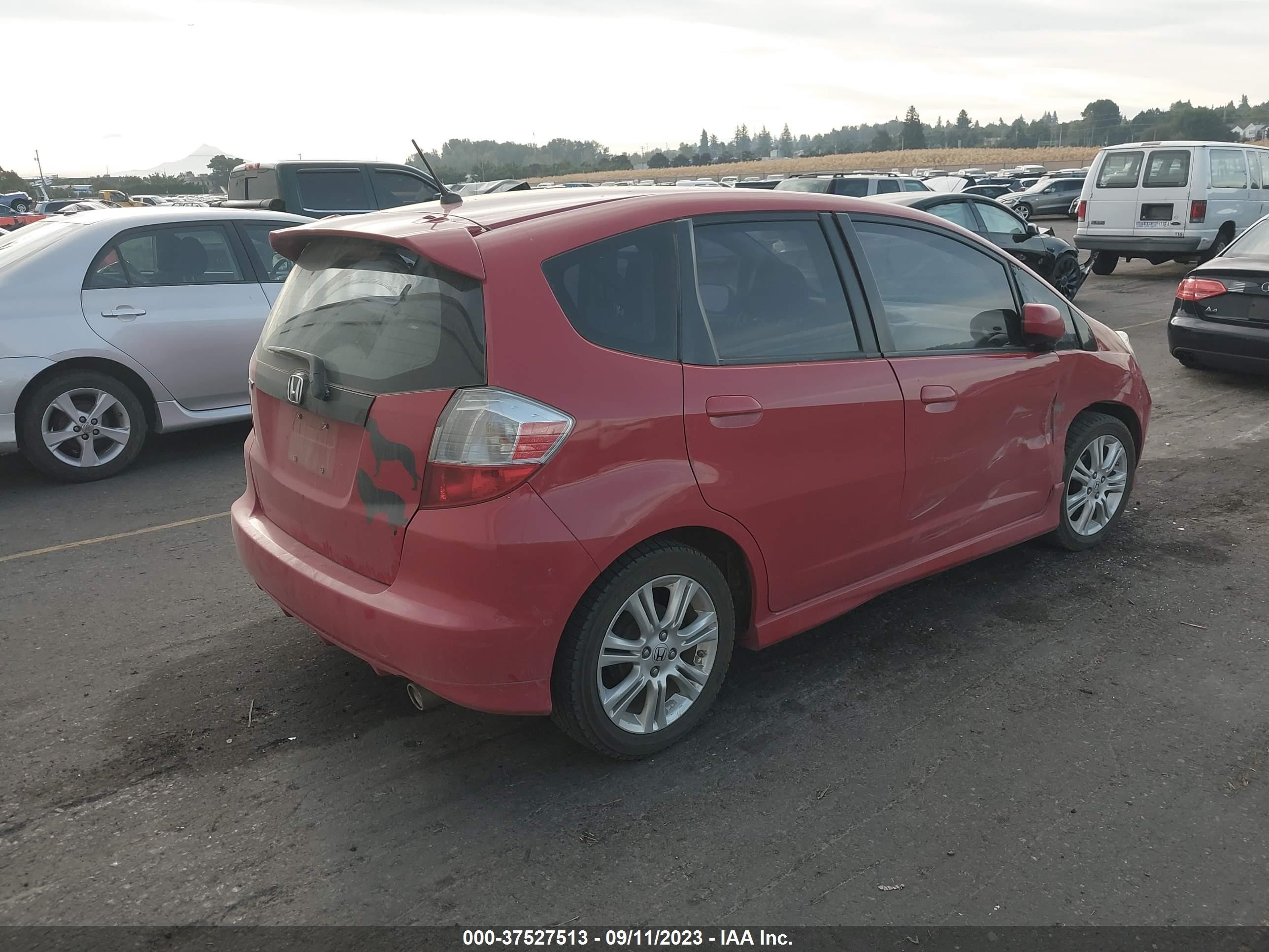 Photo 3 VIN: JHMGE8H66AS008163 - HONDA FIT 