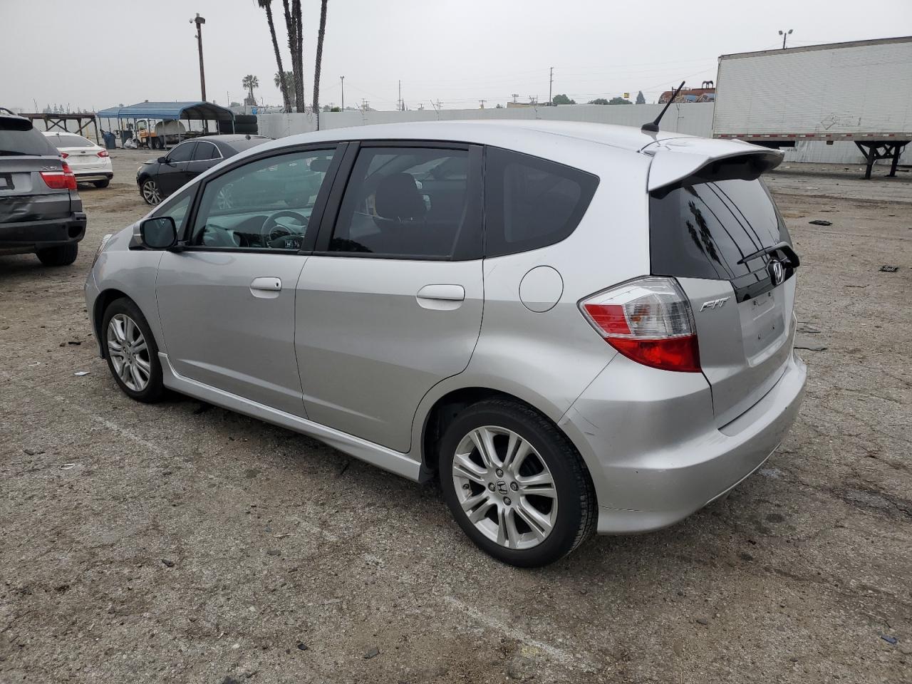 Photo 1 VIN: JHMGE8H69BS010247 - HONDA FIT 