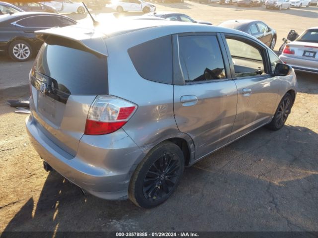 Photo 3 VIN: JHMGE8H6XAC023839 - HONDA FIT 