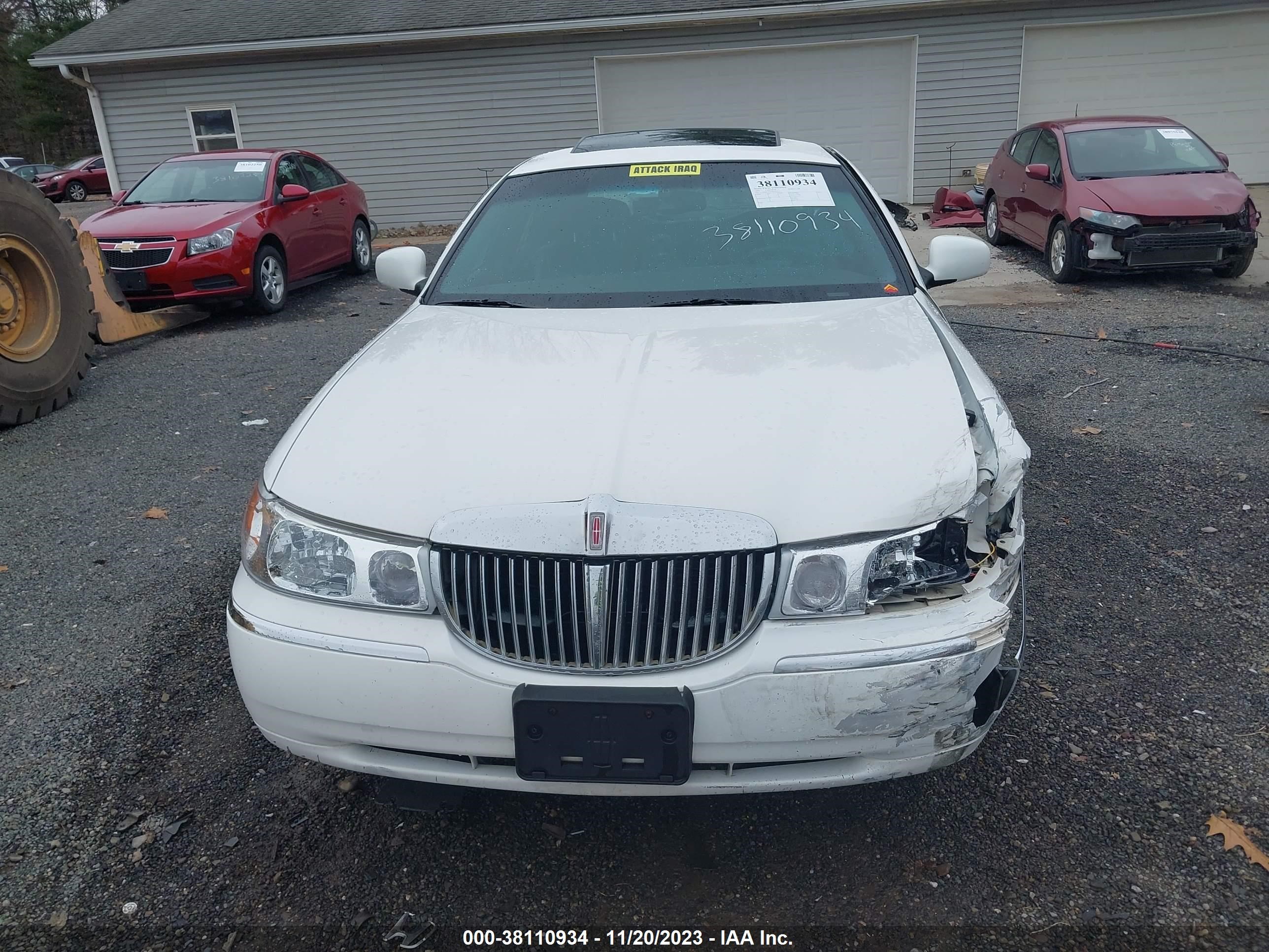 Photo 11 VIN: JHMGK3870HX204891 - LINCOLN TOWN CAR 