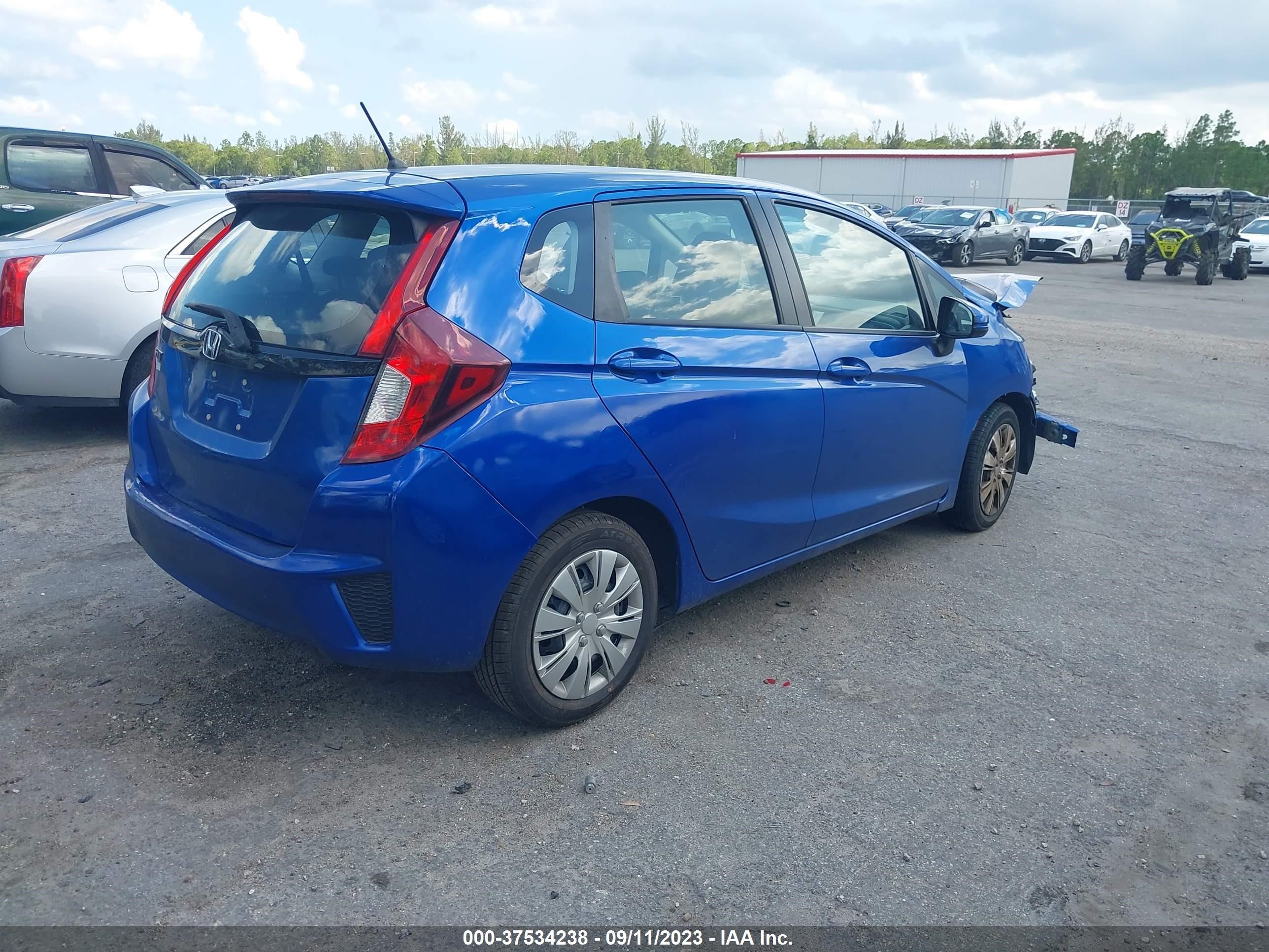 Photo 3 VIN: JHMGK5H51GS012127 - HONDA FIT 