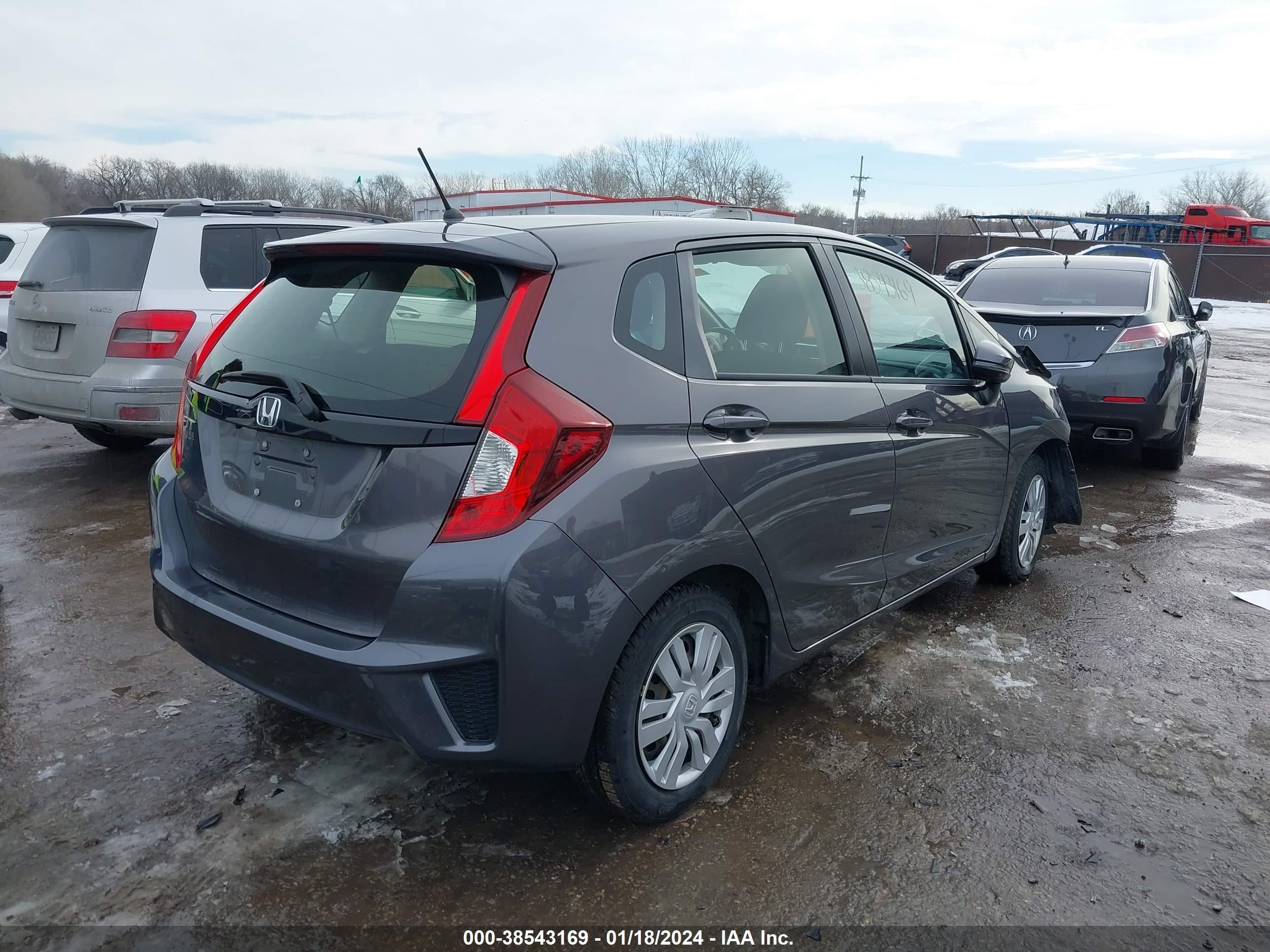 Photo 3 VIN: JHMGK5H52HS004846 - HONDA FIT 