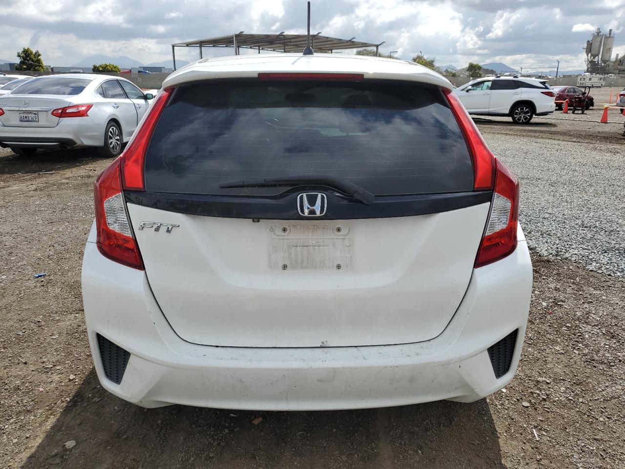 Photo 5 VIN: JHMGK5H54GX017681 - HONDA FIT 