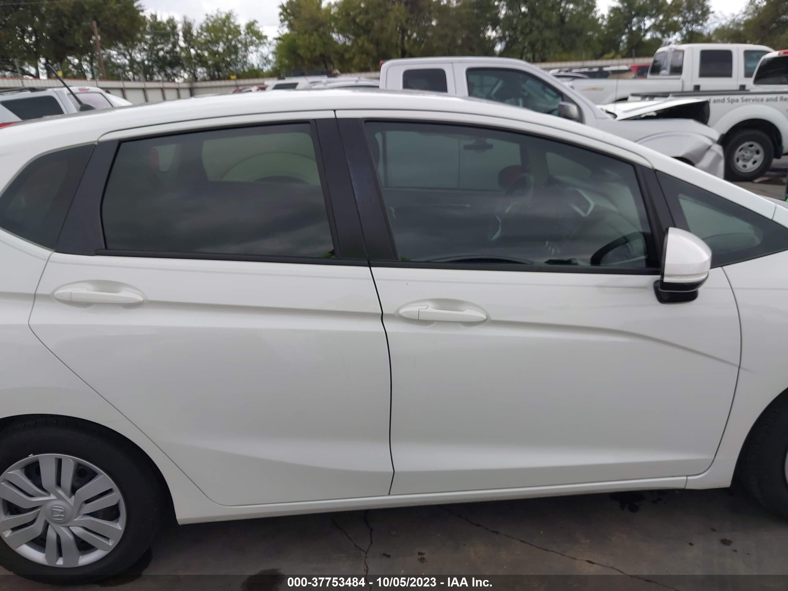 Photo 13 VIN: JHMGK5H55GS006945 - HONDA FIT 