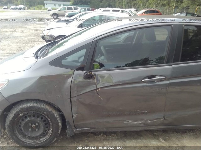 Photo 5 VIN: JHMGK5H55GX035669 - HONDA FIT 