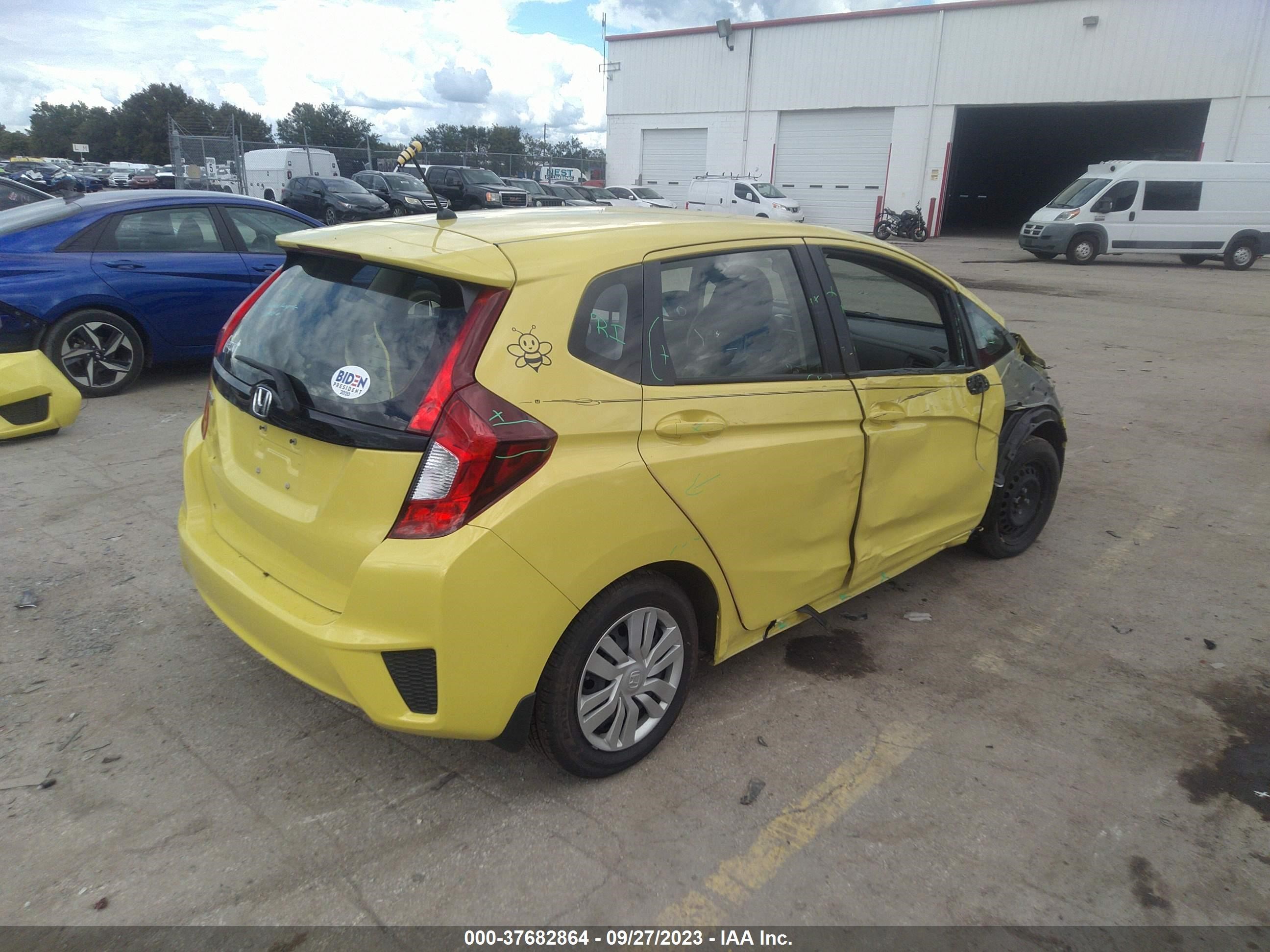 Photo 3 VIN: JHMGK5H56HS012920 - HONDA FIT 