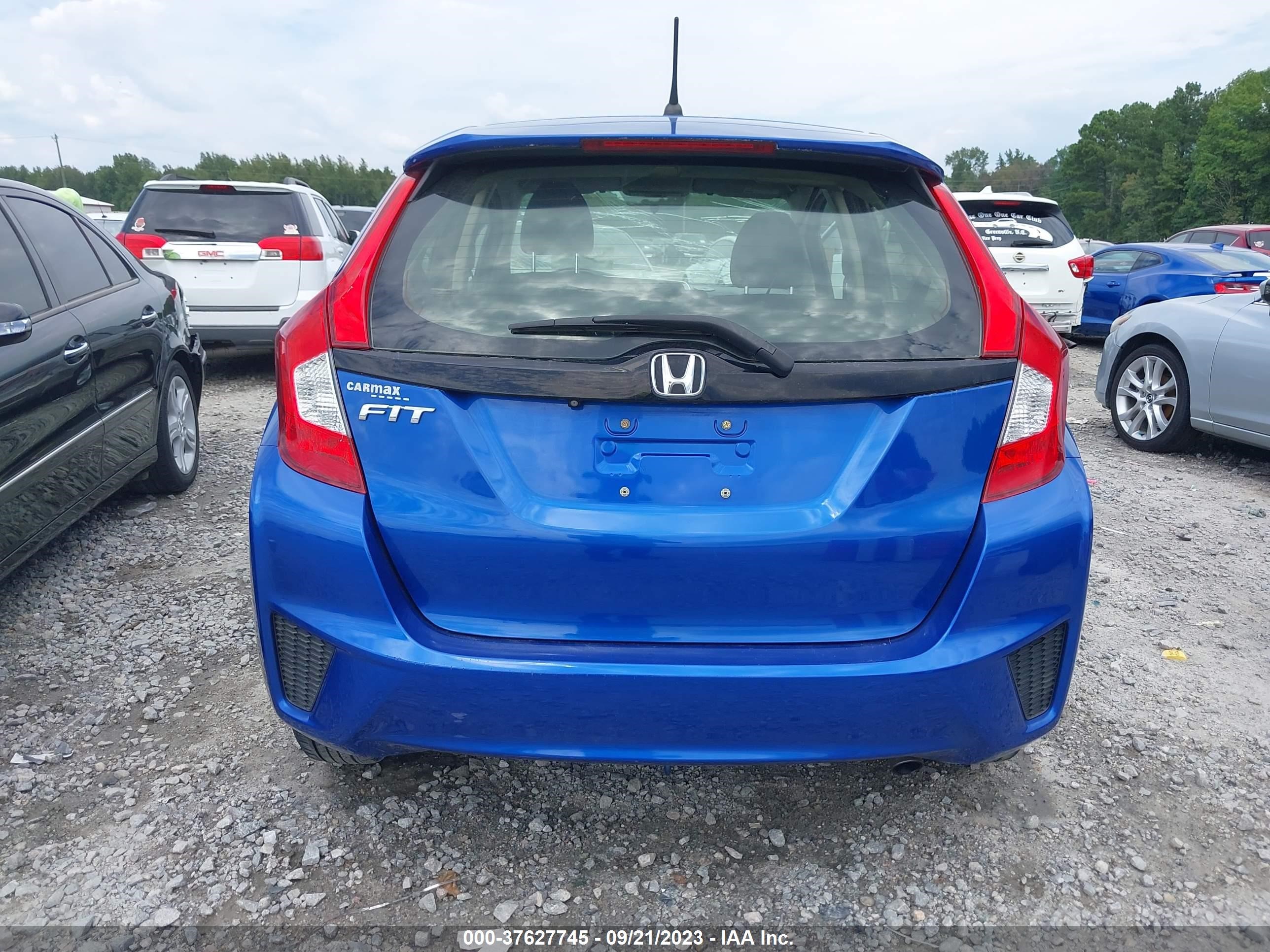 Photo 16 VIN: JHMGK5H5XHS010510 - HONDA FIT 