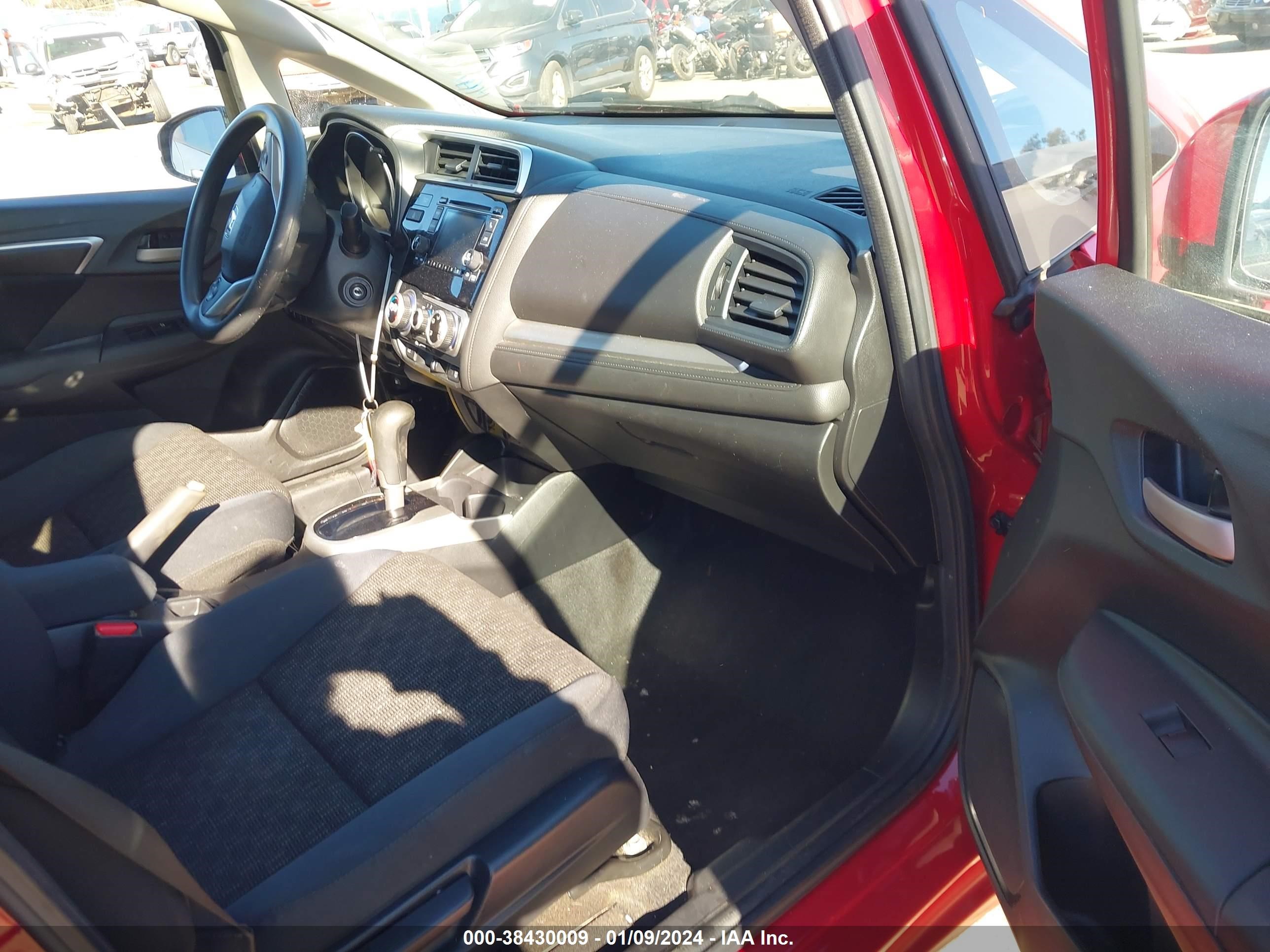 Photo 4 VIN: JHMGK5H5XHS020129 - HONDA FIT 