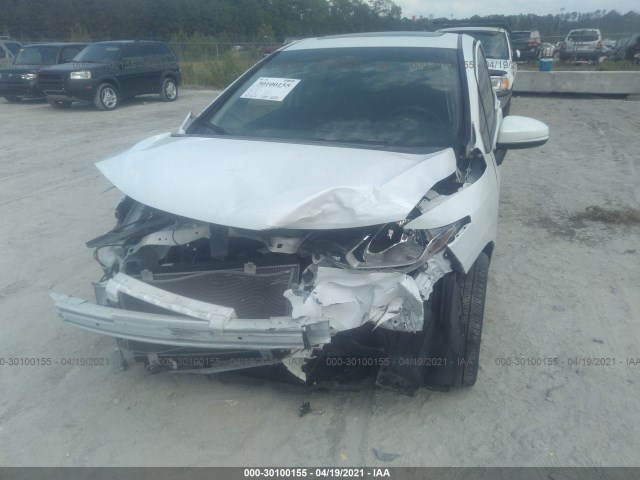 Photo 5 VIN: JHMGK5H74HS013243 - HONDA FIT 