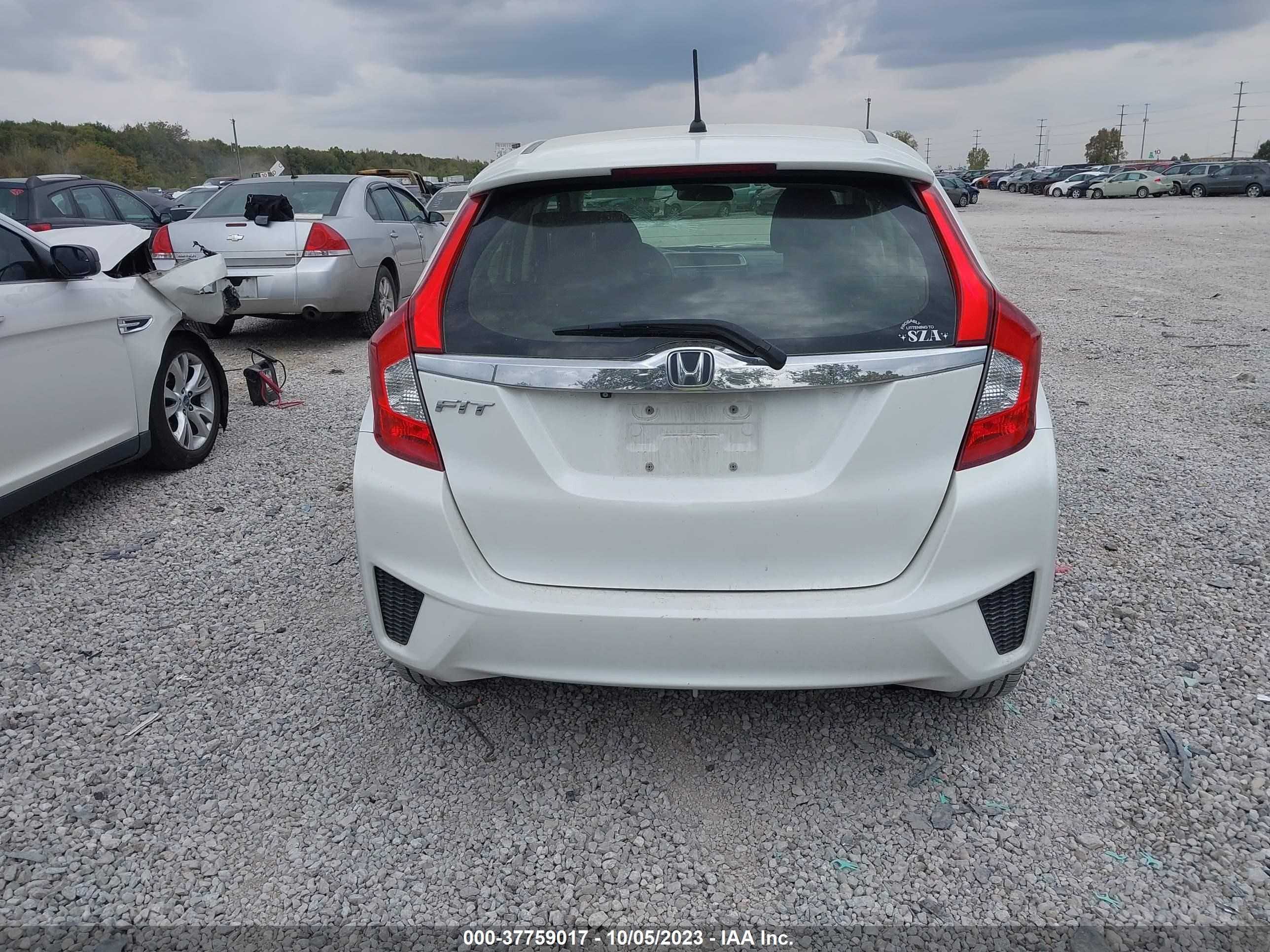 Photo 15 VIN: JHMGK5H75GX031039 - HONDA FIT 