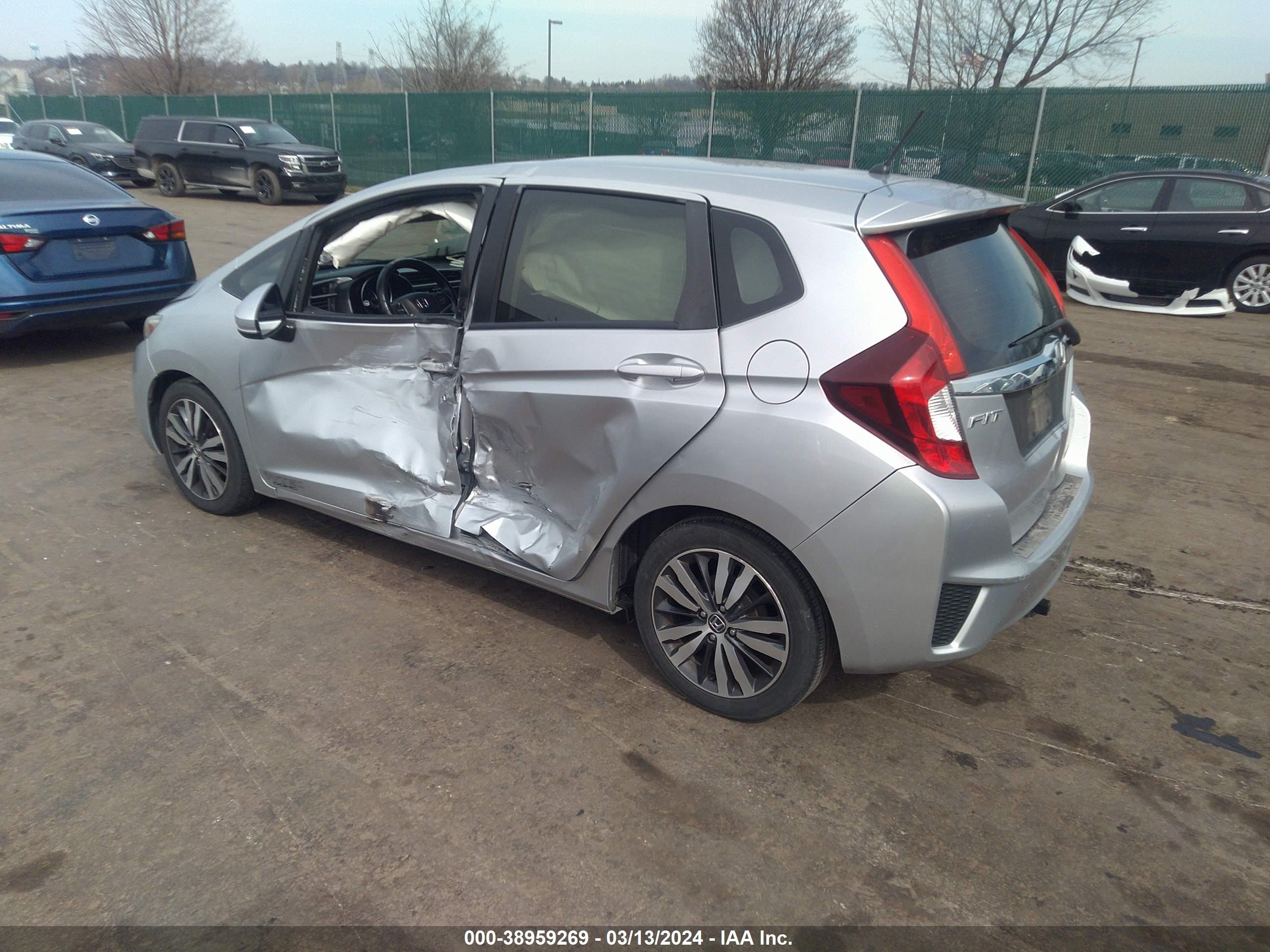 Photo 2 VIN: JHMGK5H76GX028778 - HONDA FIT 