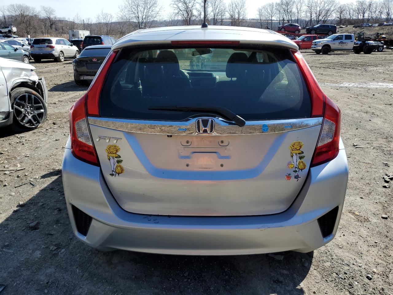 Photo 5 VIN: JHMGK5H76GX044852 - HONDA FIT 