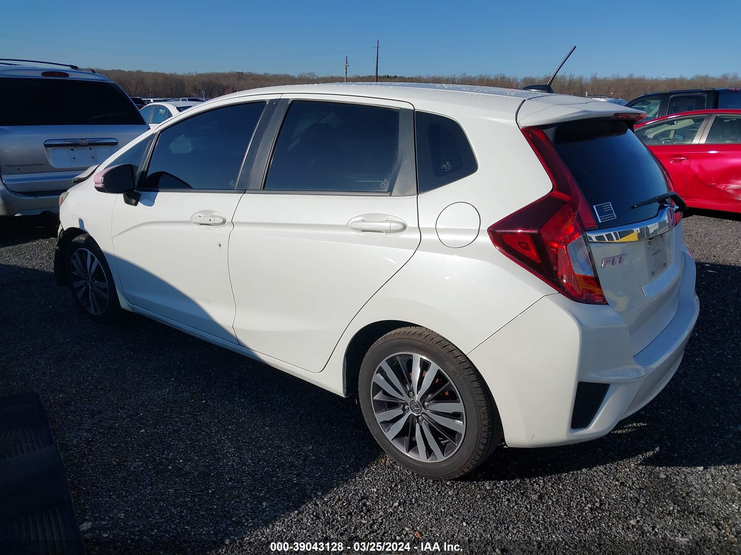 Photo 2 VIN: JHMGK5H90HS006999 - HONDA FIT 