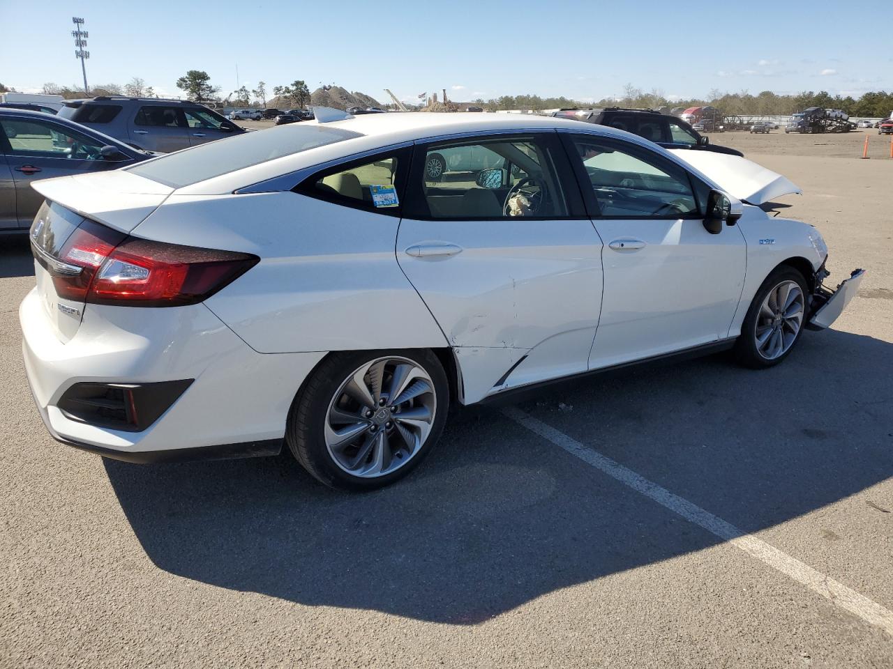 Photo 2 VIN: JHMZC5F10MC001857 - HONDA CLARITY 