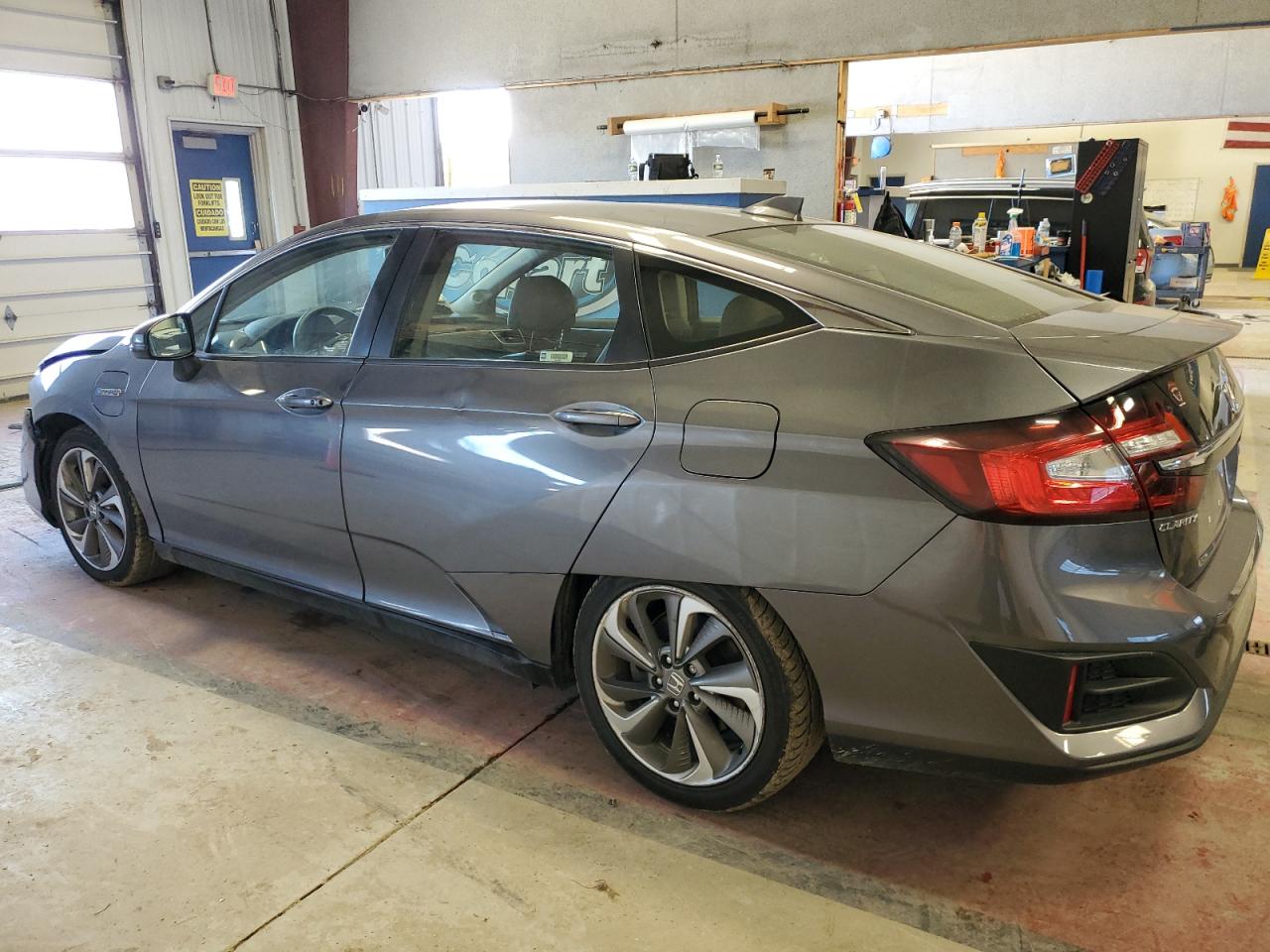 Photo 1 VIN: JHMZC5F11JC002088 - HONDA CLARITY 