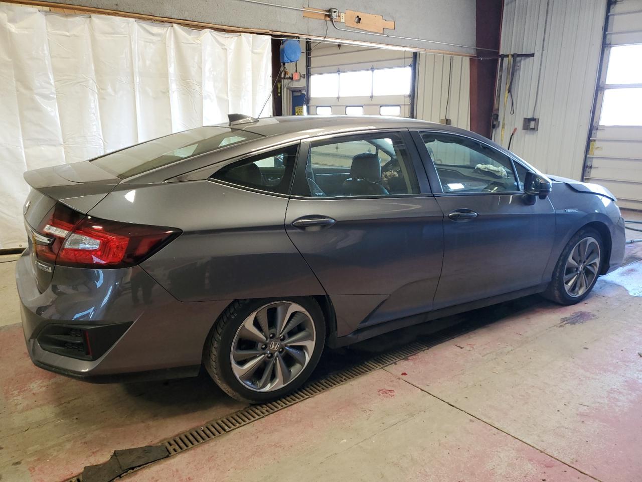 Photo 2 VIN: JHMZC5F11JC002088 - HONDA CLARITY 